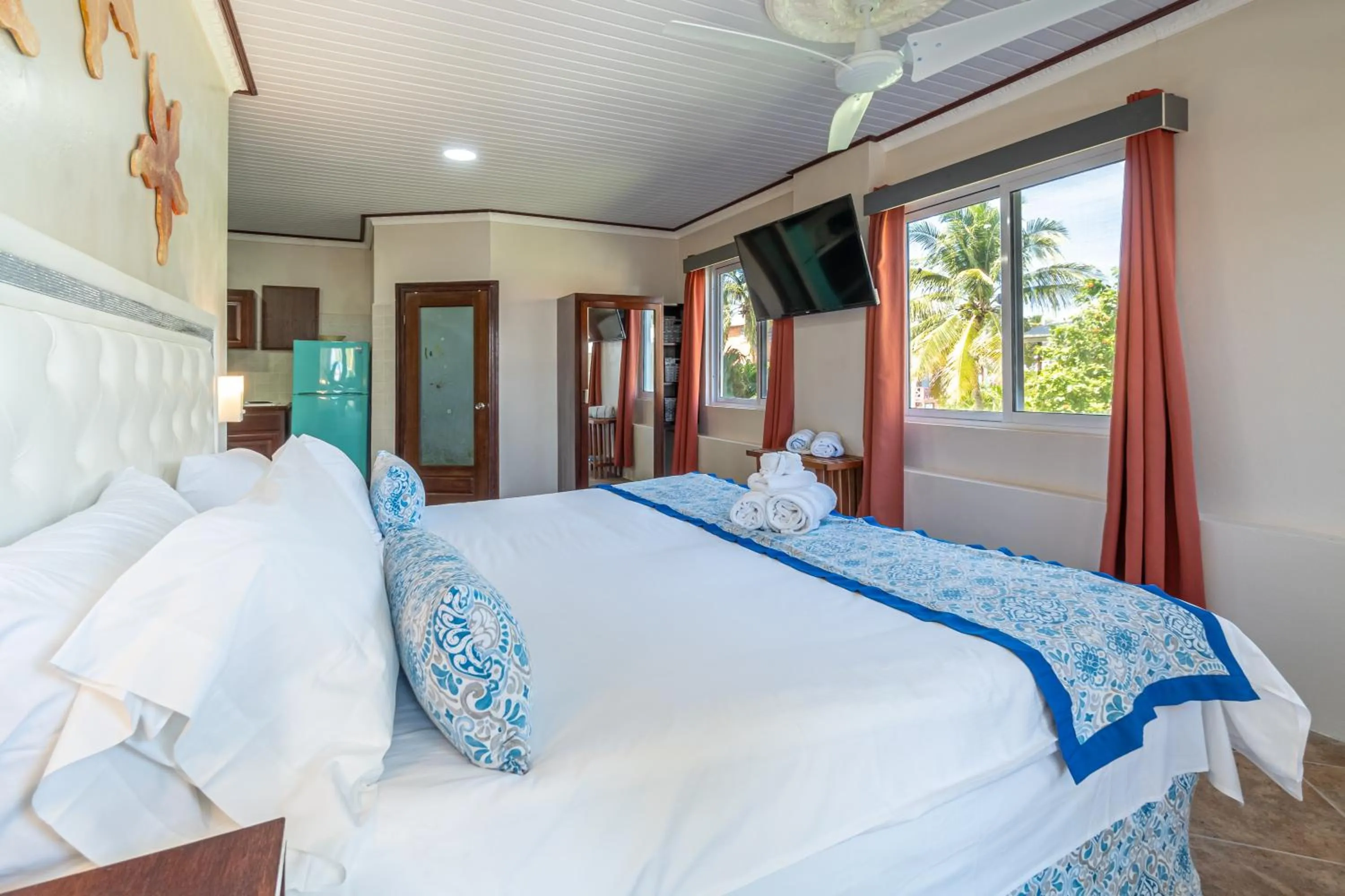 Bed in Island Magic Beach Resort
