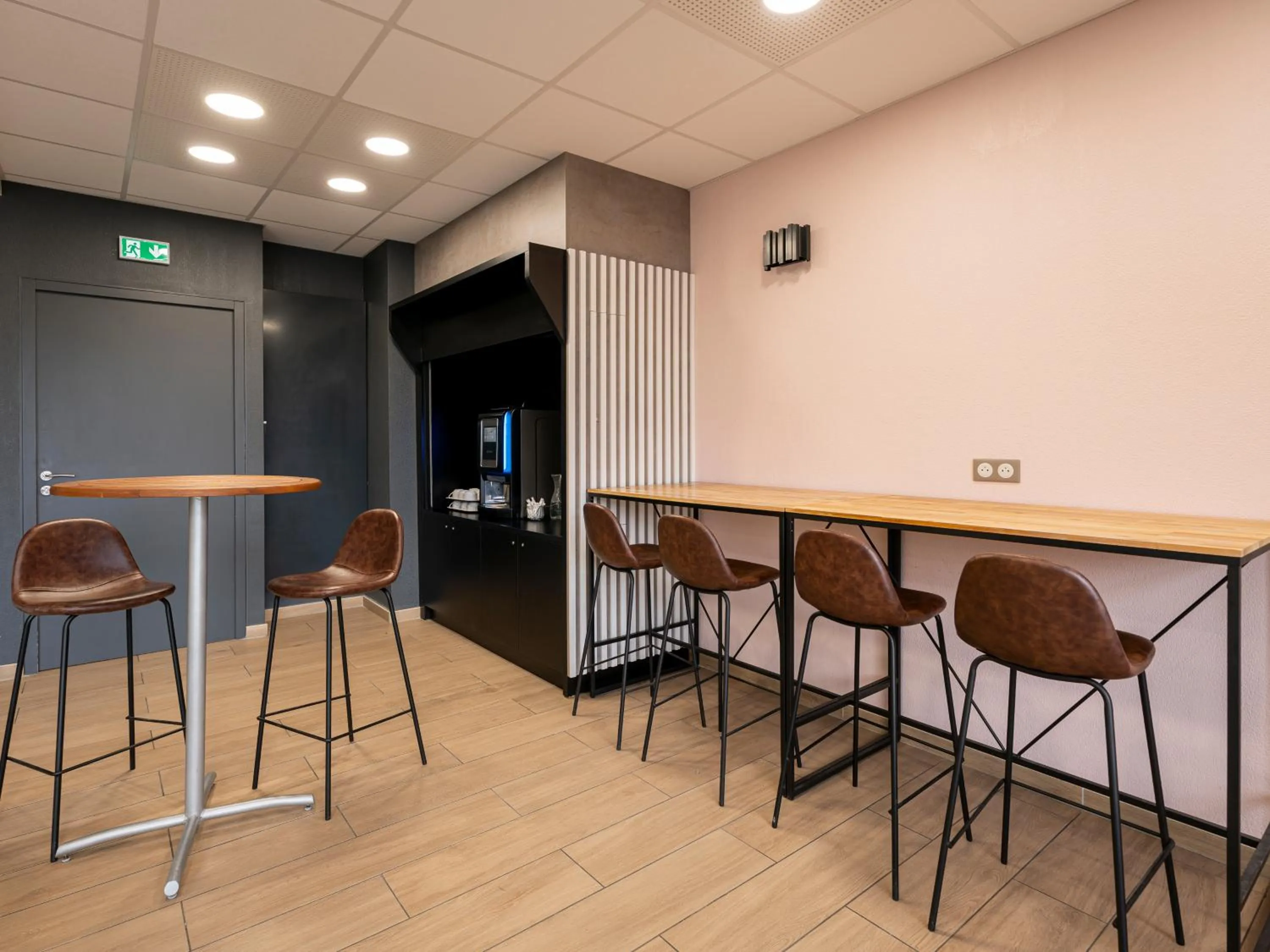 Breakfast in B&B HOTEL Lorient Ploemeur