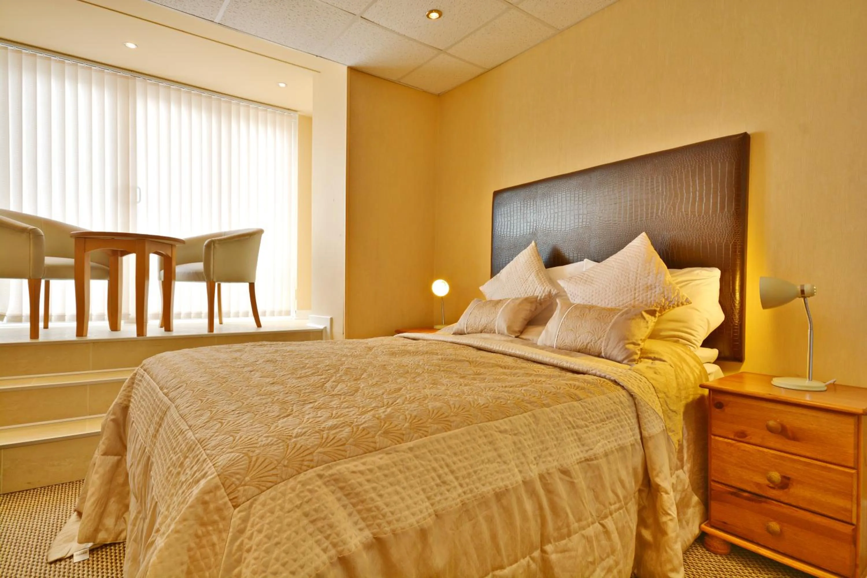 Bedroom, Bed in Stuart hotel