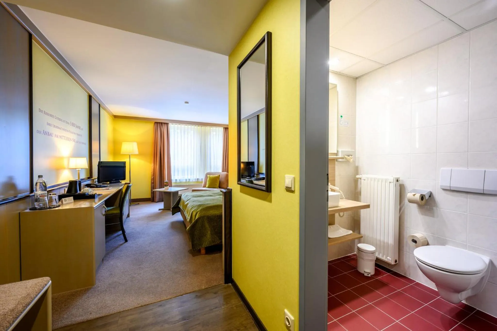 Photo of the whole room in Weinberghotel Edelacker