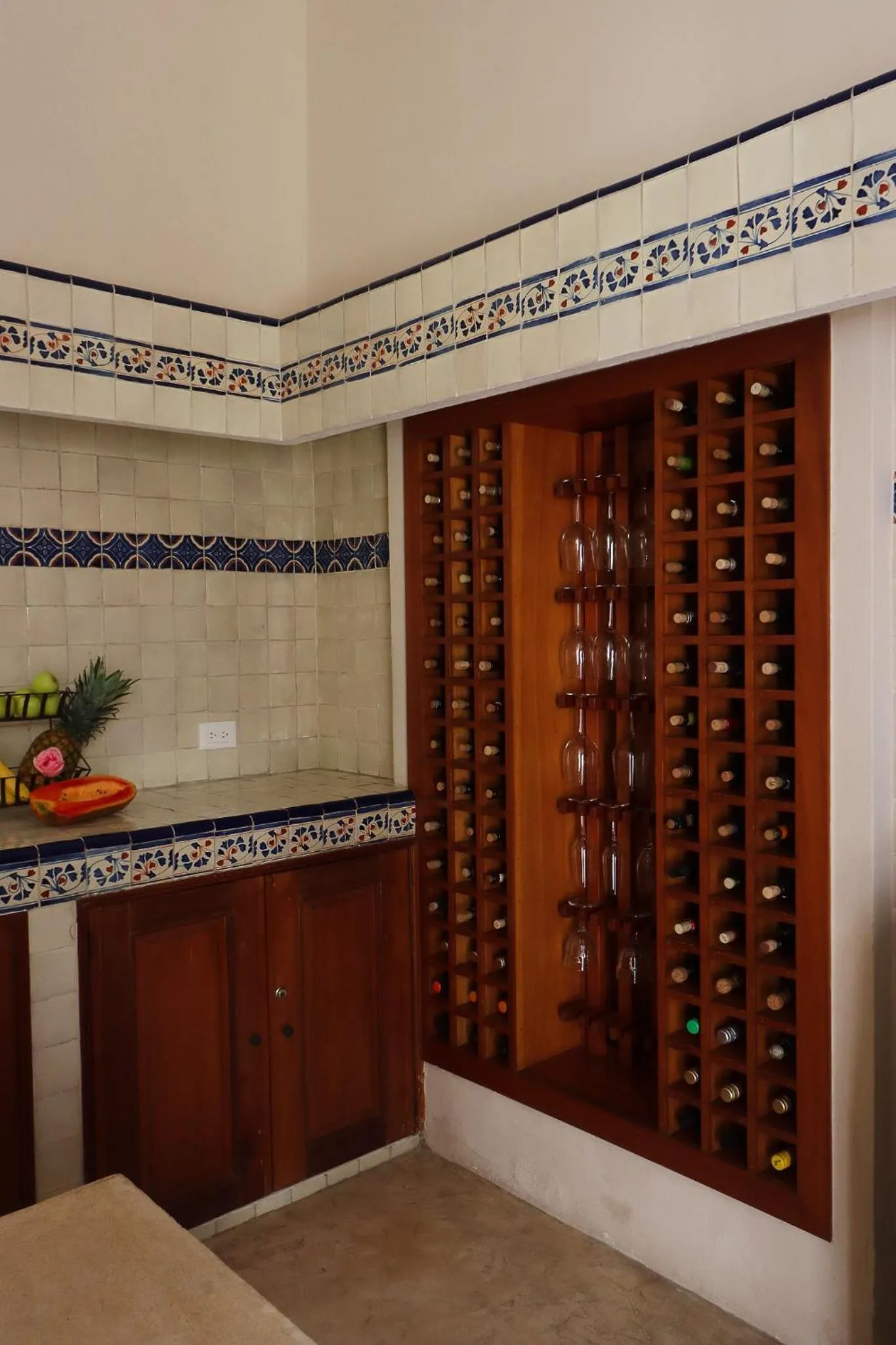 Communal kitchen in Casa de Las Palomas Boutique Hotel by Paloma's Hotels - Adults Only