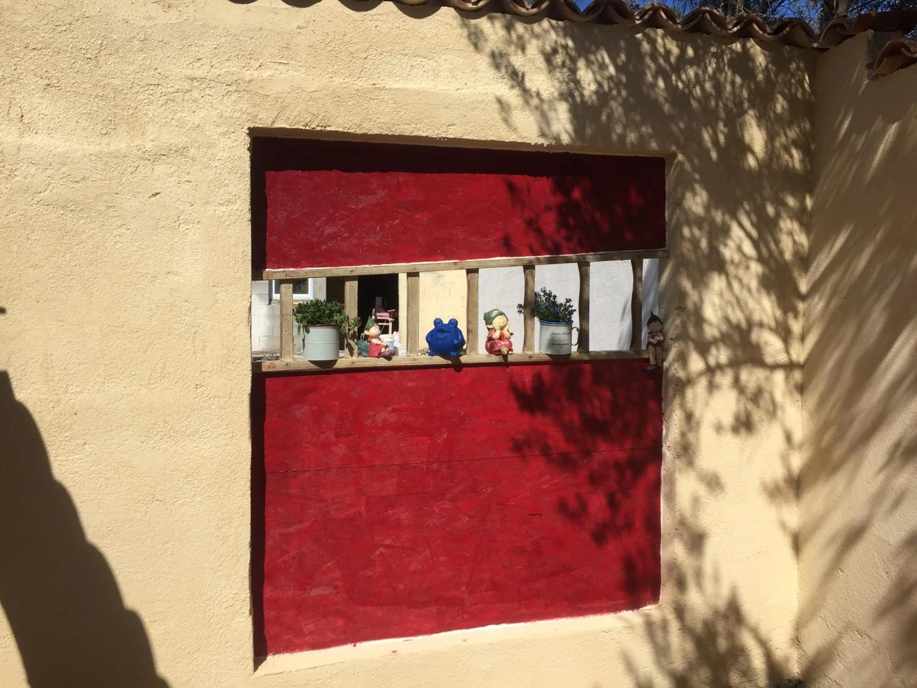 Facade/entrance in Casa di Floumy