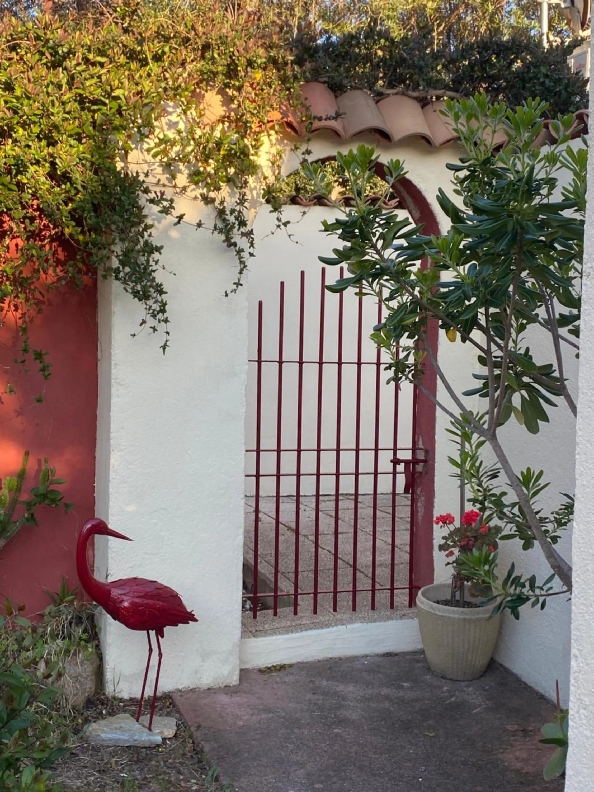 Facade/entrance in Casa di Floumy