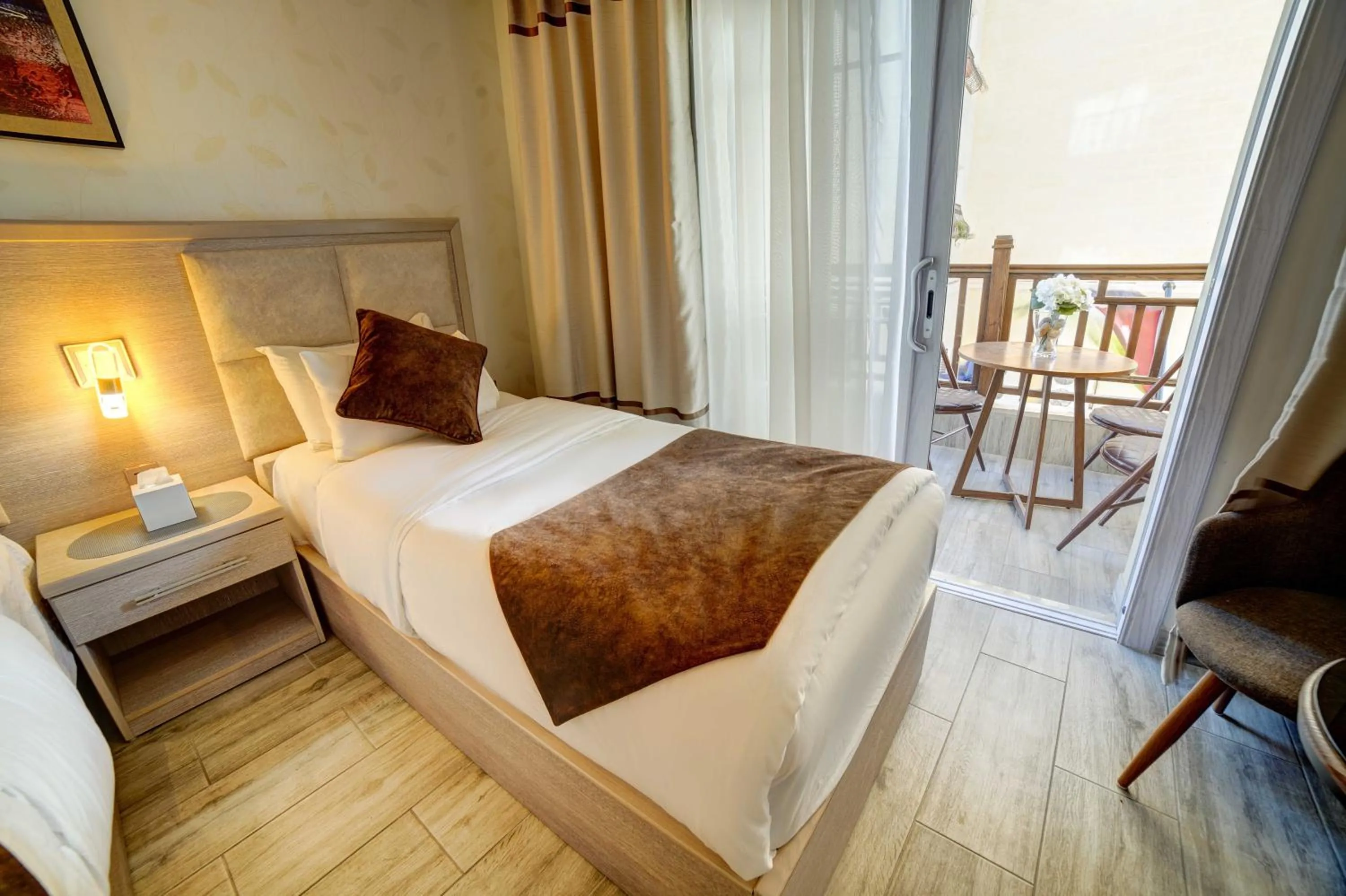 Property building, Bed in Laverda Hotel