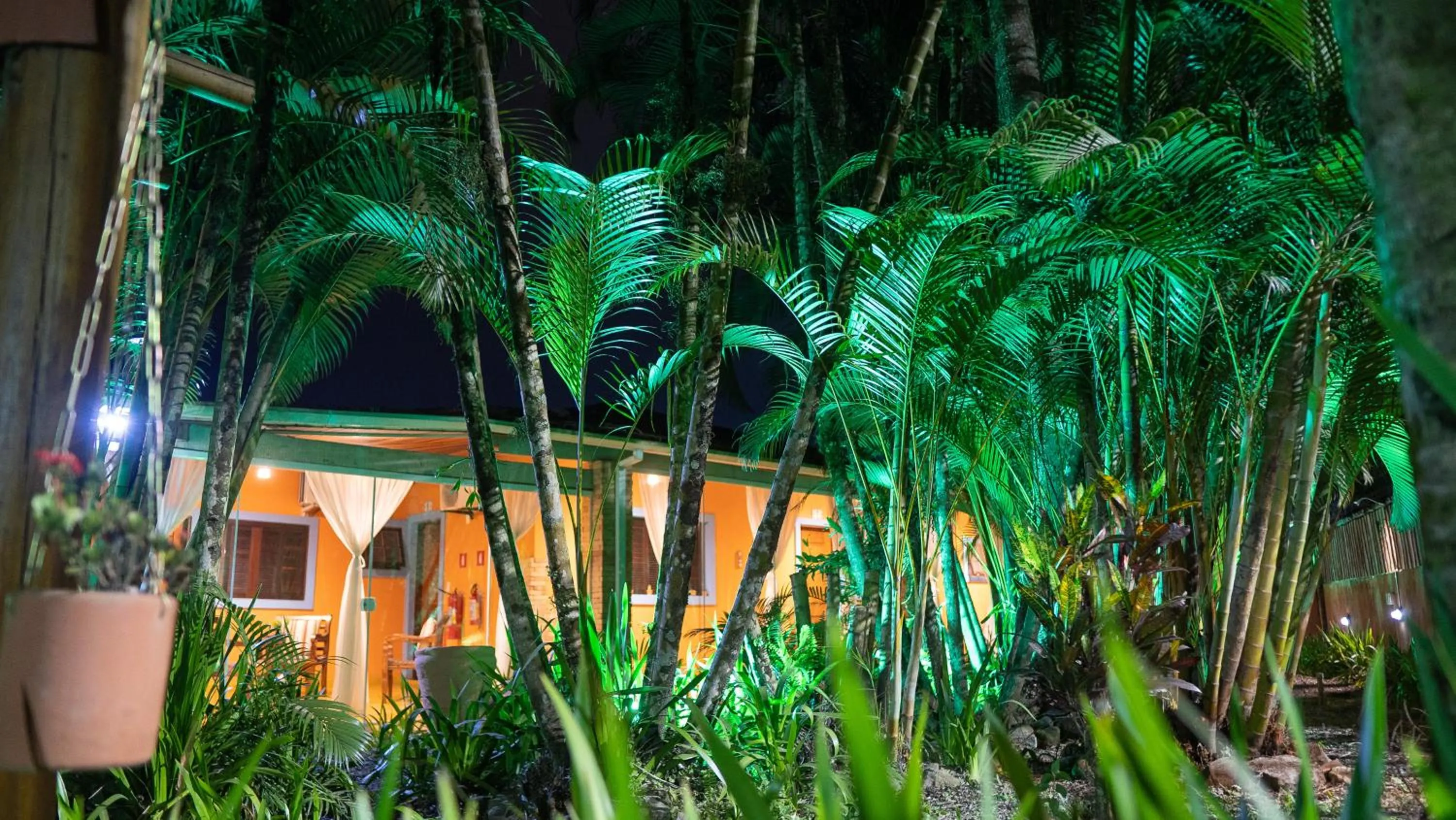 Garden in Pousada Canoa Caiçara Ilhabela