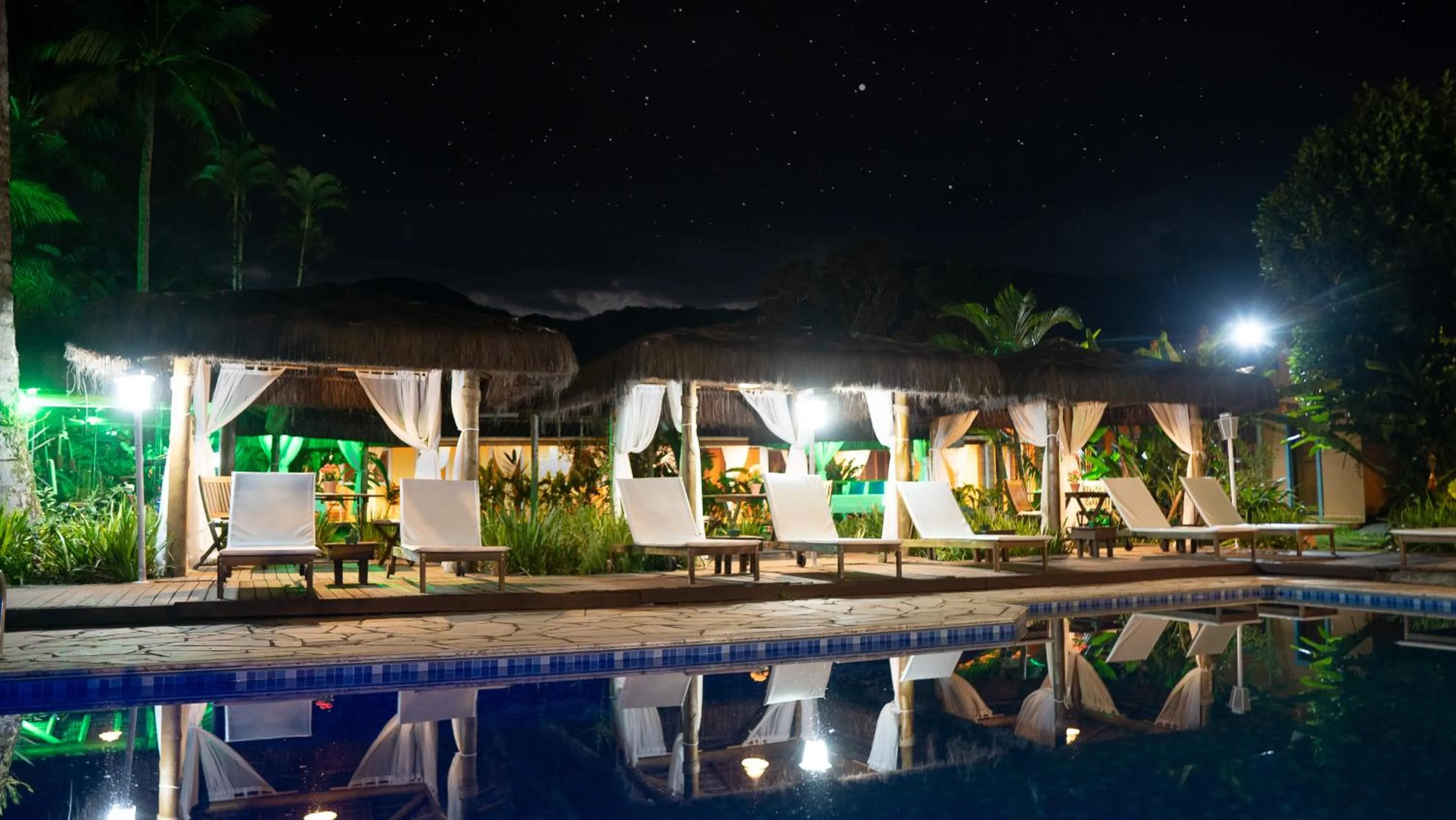 Swimming pool in Pousada Canoa Caiçara Ilhabela