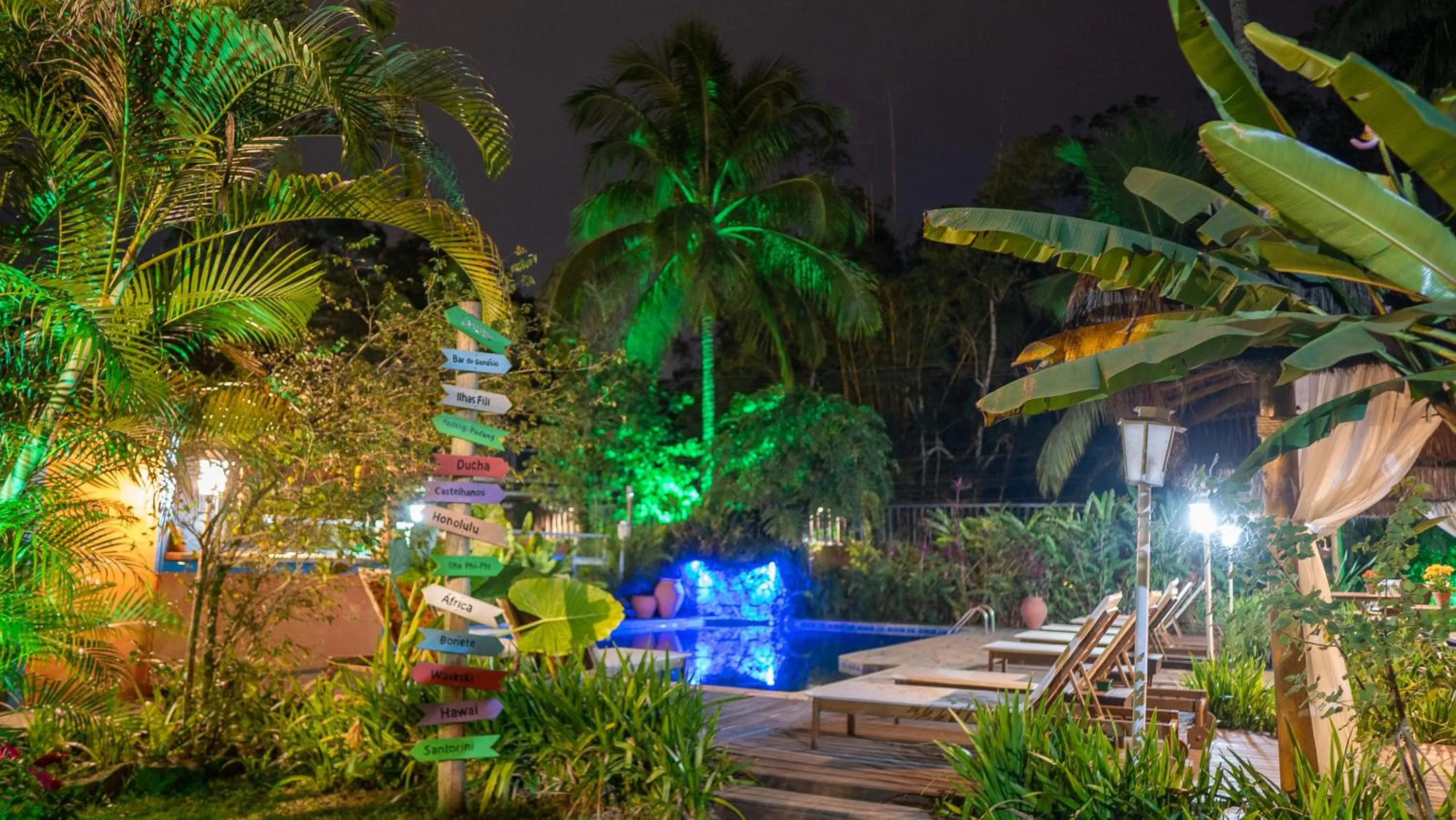 Swimming pool in Pousada Canoa Caiçara Ilhabela