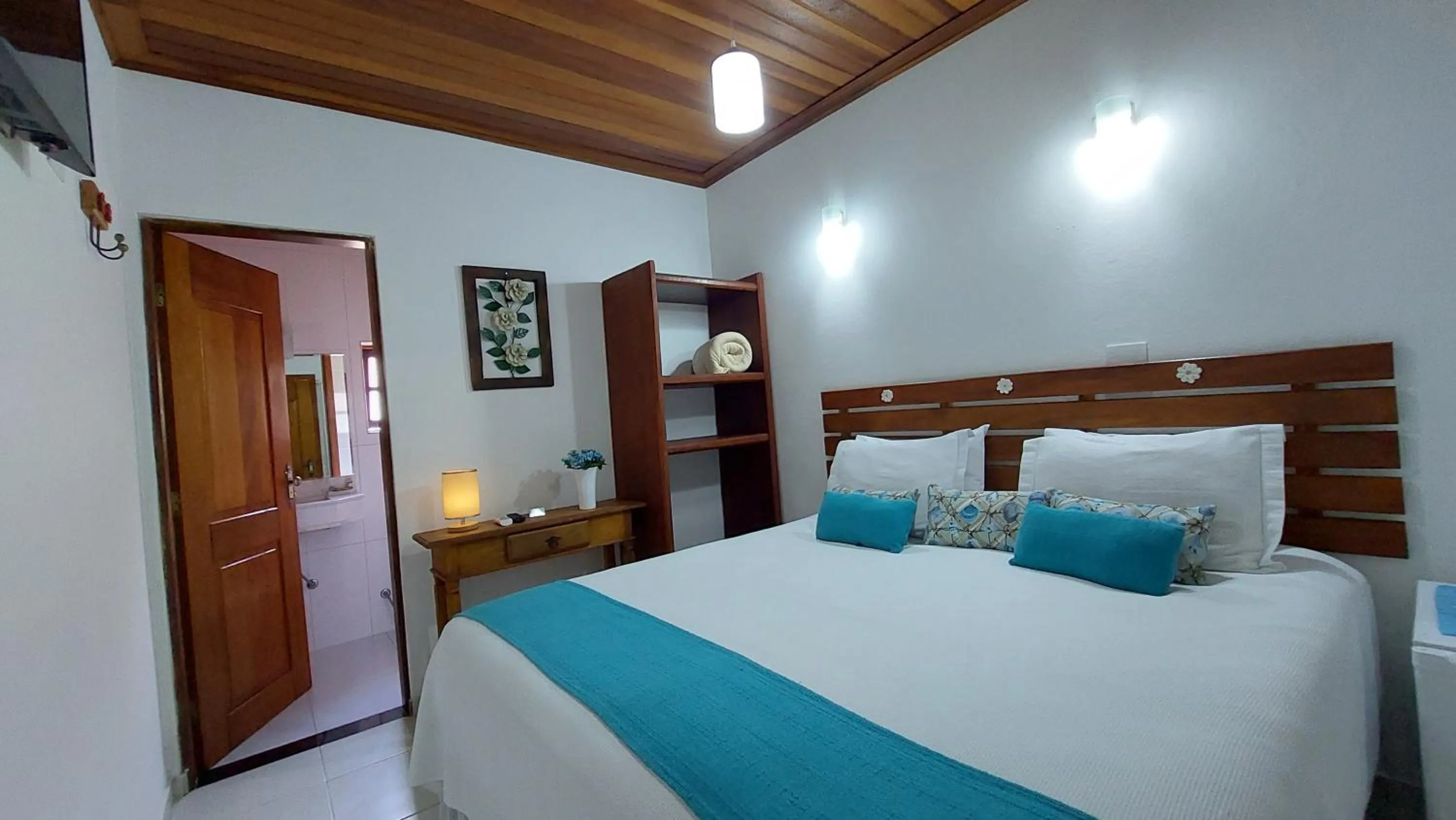 Bed in Pousada Canoa Caiçara Ilhabela