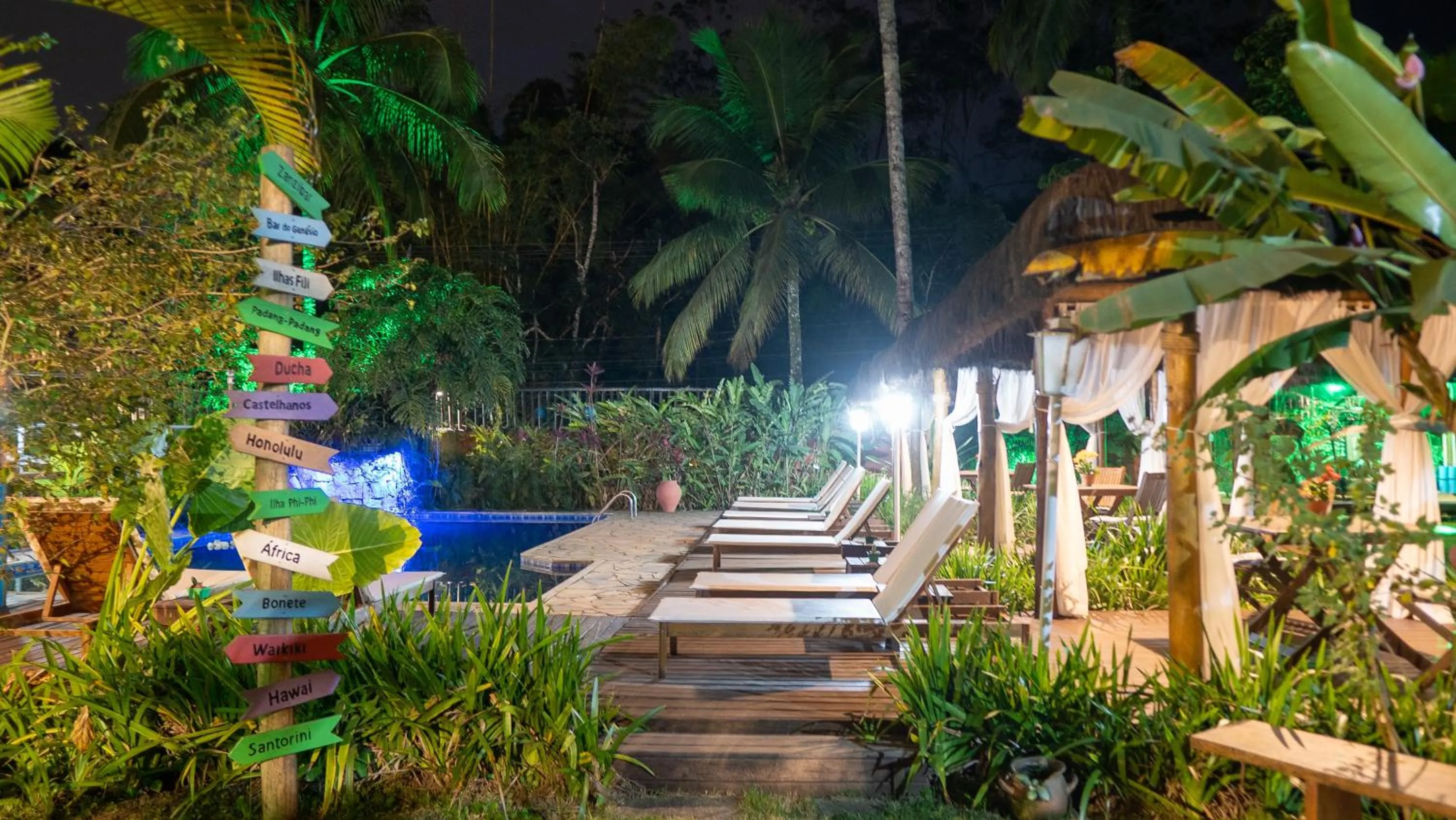 Swimming pool in Pousada Canoa Caiçara Ilhabela