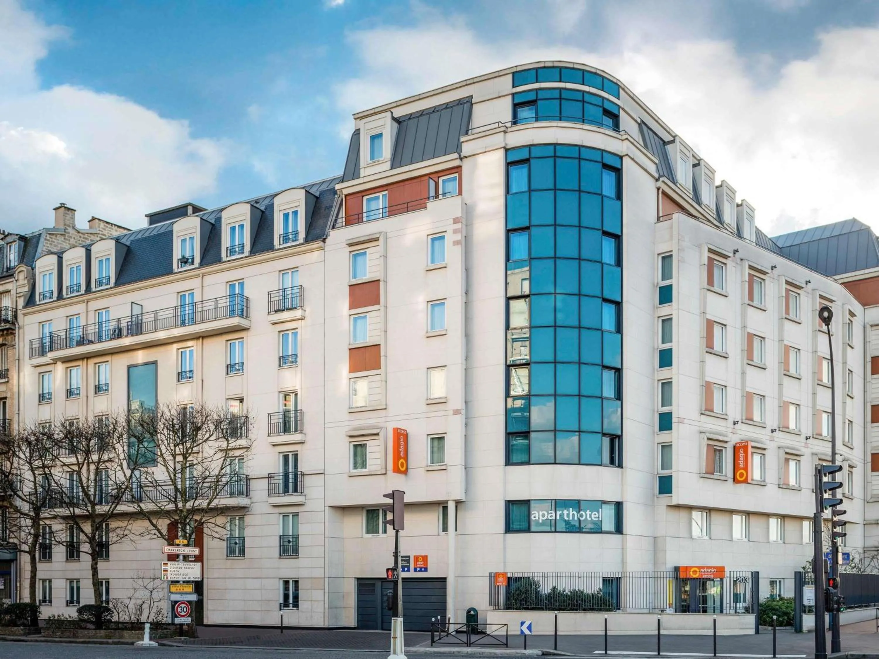 Property building in Aparthotel Adagio Access Paris Porte De Charenton