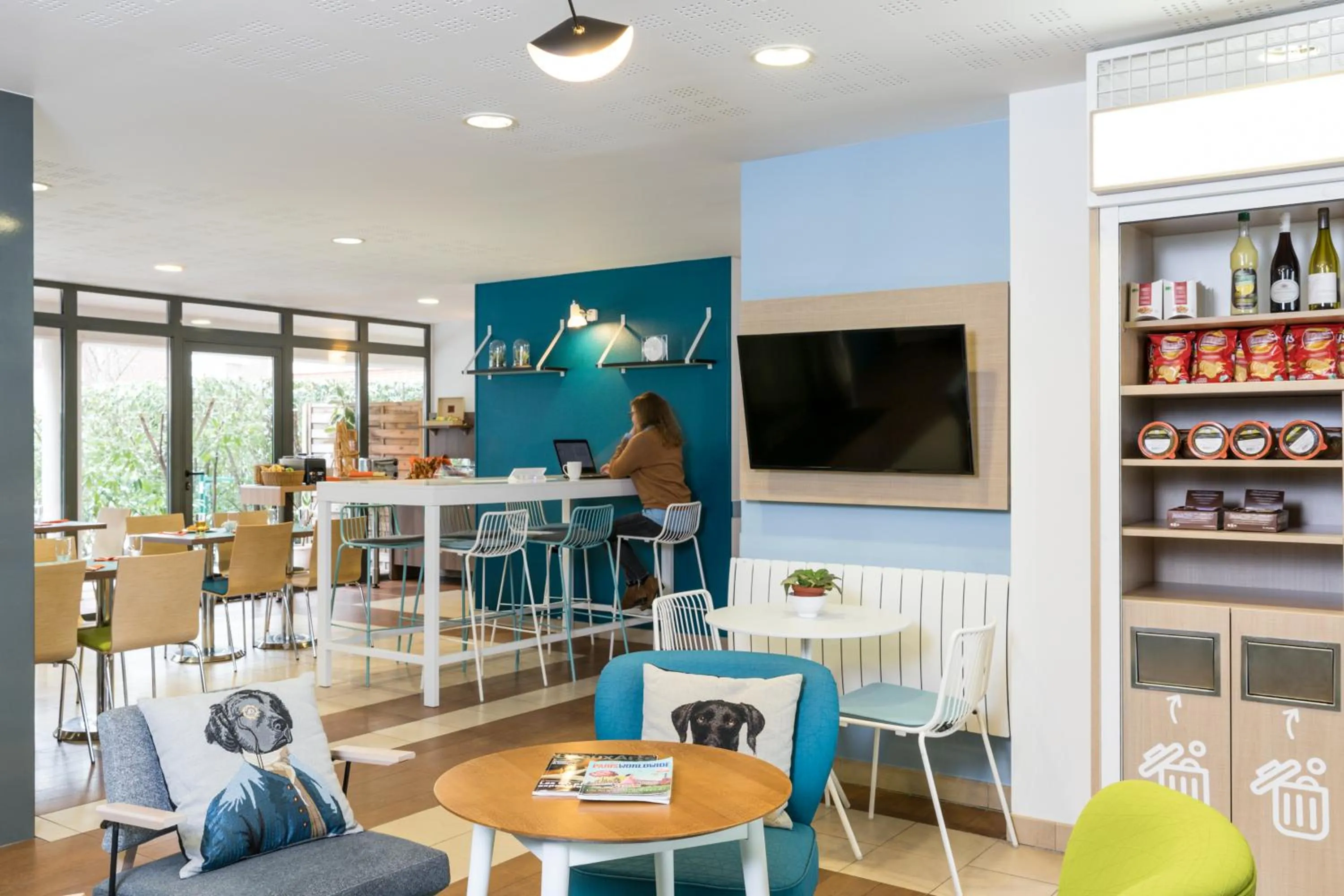 On-site shops in Aparthotel Adagio Access Paris Clamart