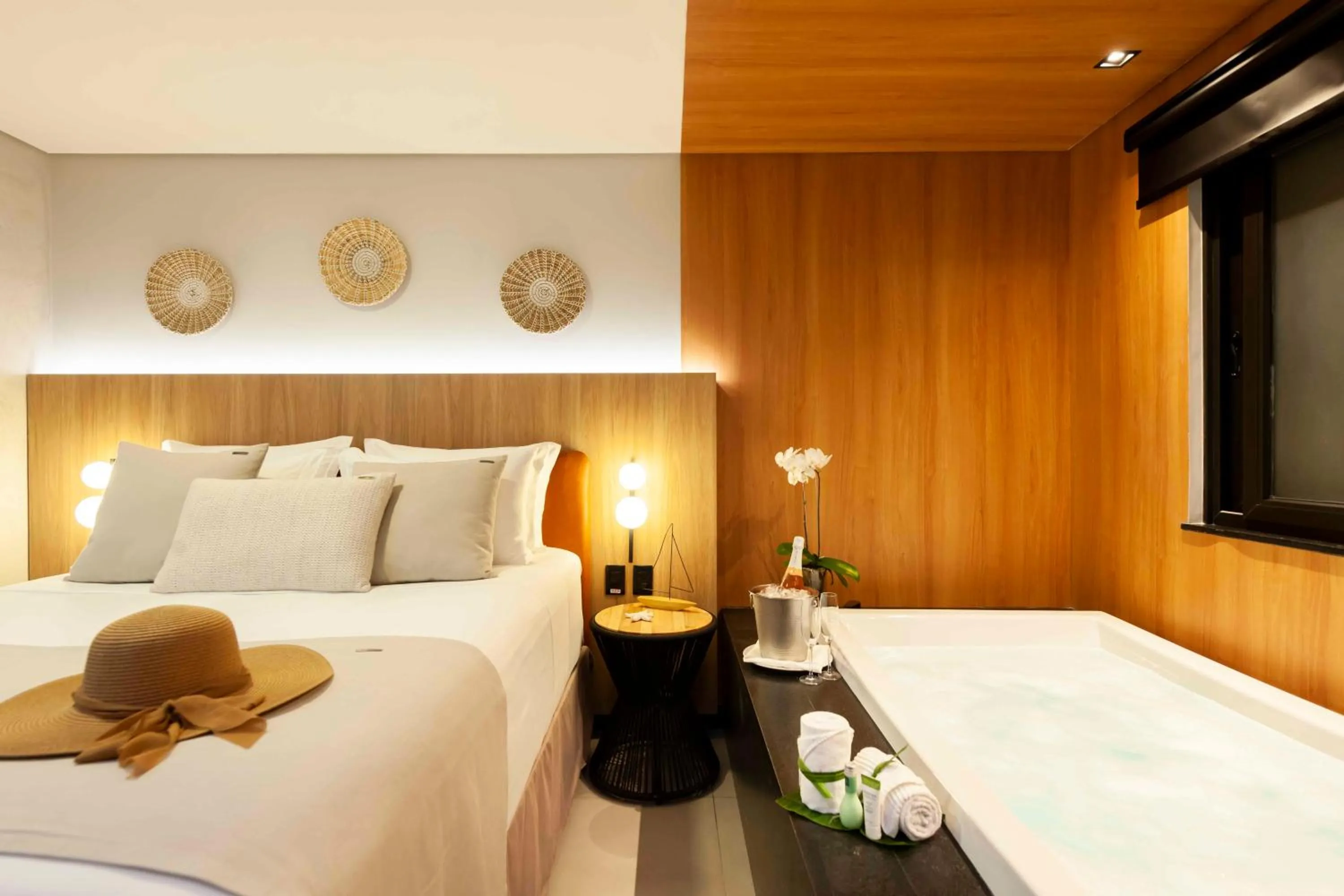 Hot Tub, Bed in Pousada Antonella