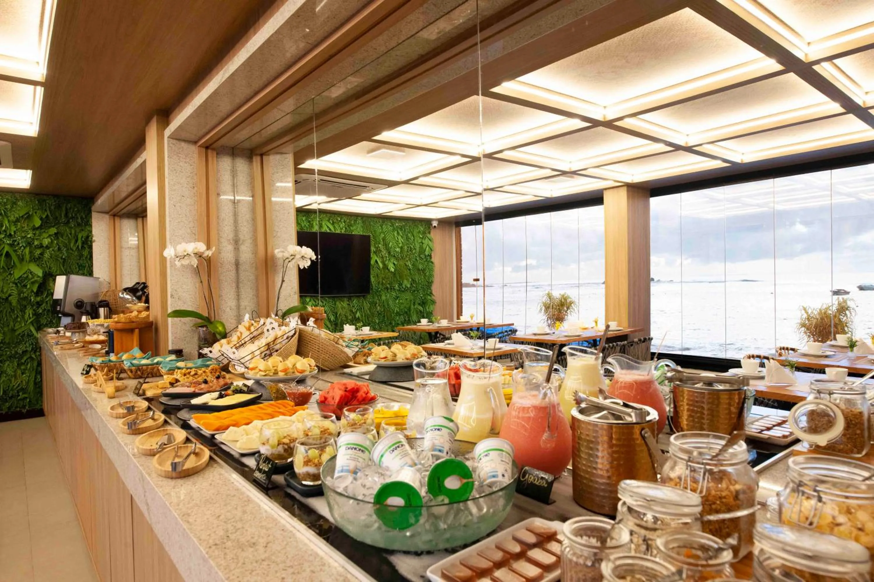 Buffet breakfast in Pousada Antonella