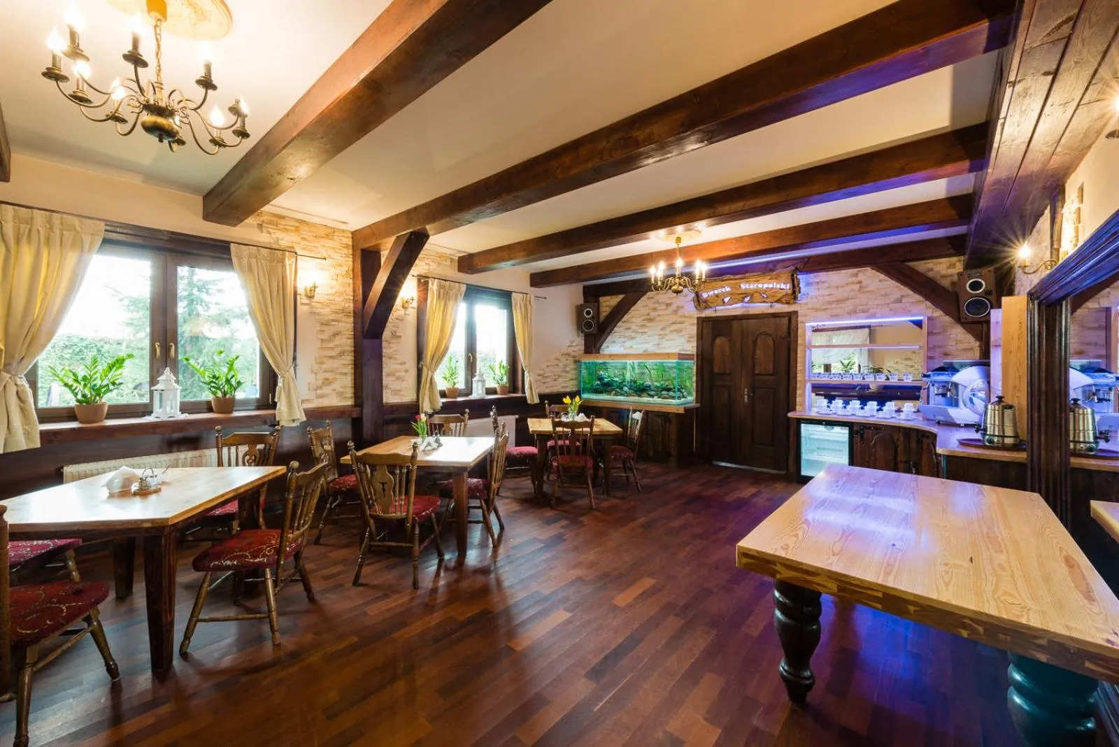 Restaurant/places to eat in Dworek staropolski