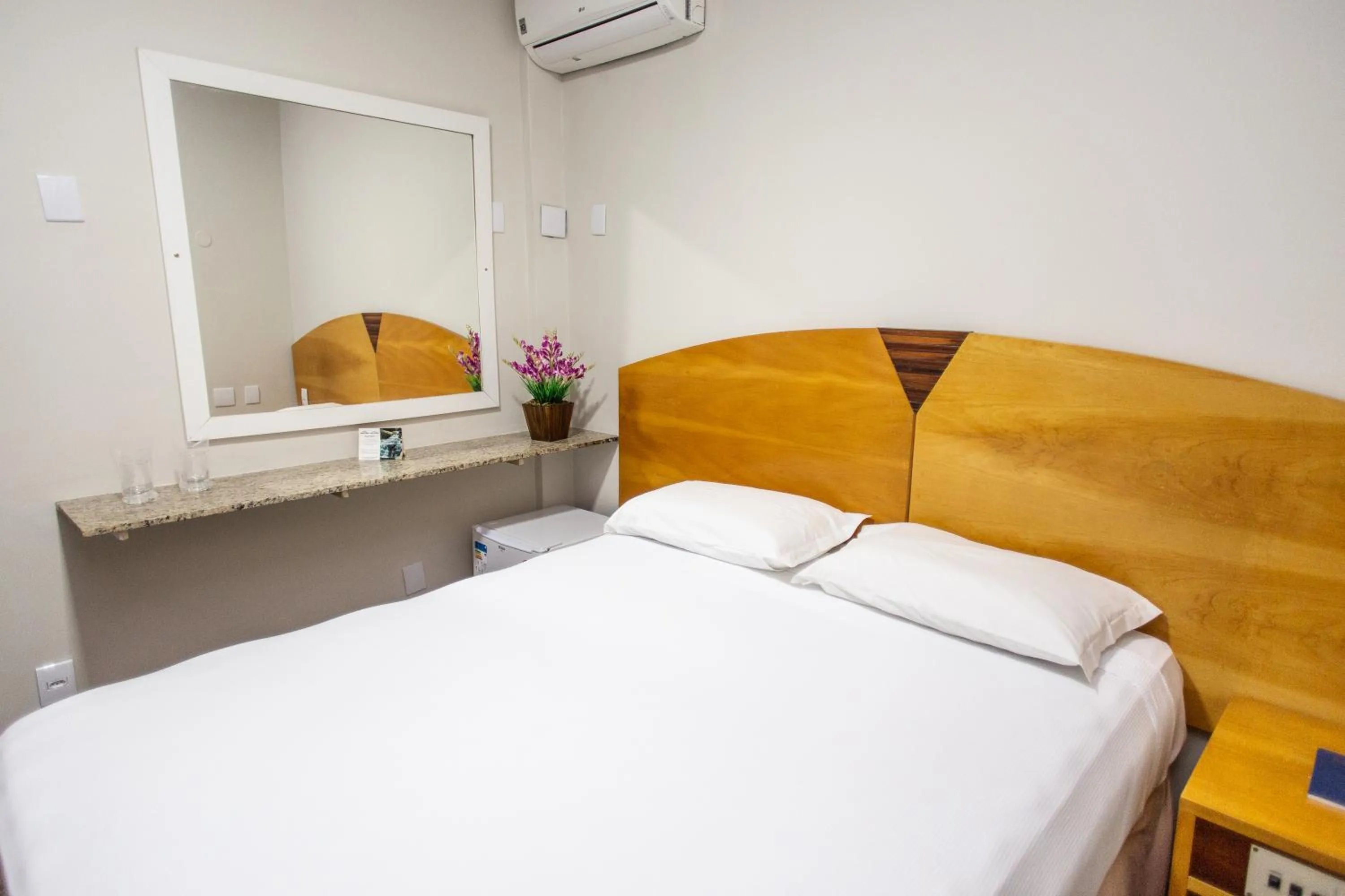 air conditioner, Bed in Panorama Convention Hotel