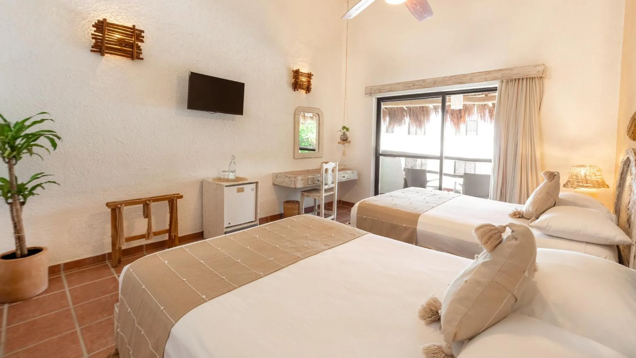 Balcony/Terrace, Bed in Hotel Casa Colibri