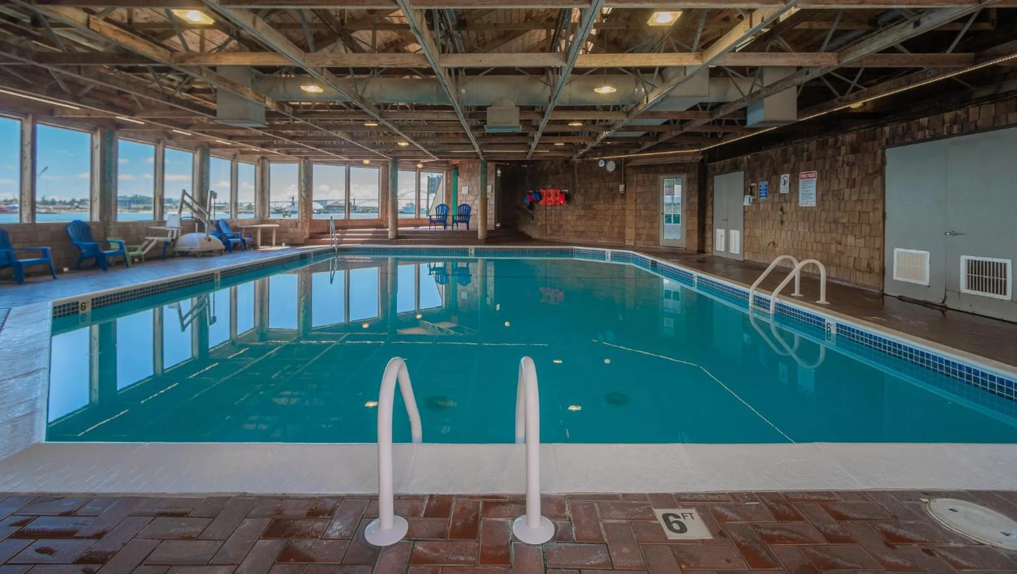 Swimming pool in Embarcadero Resort