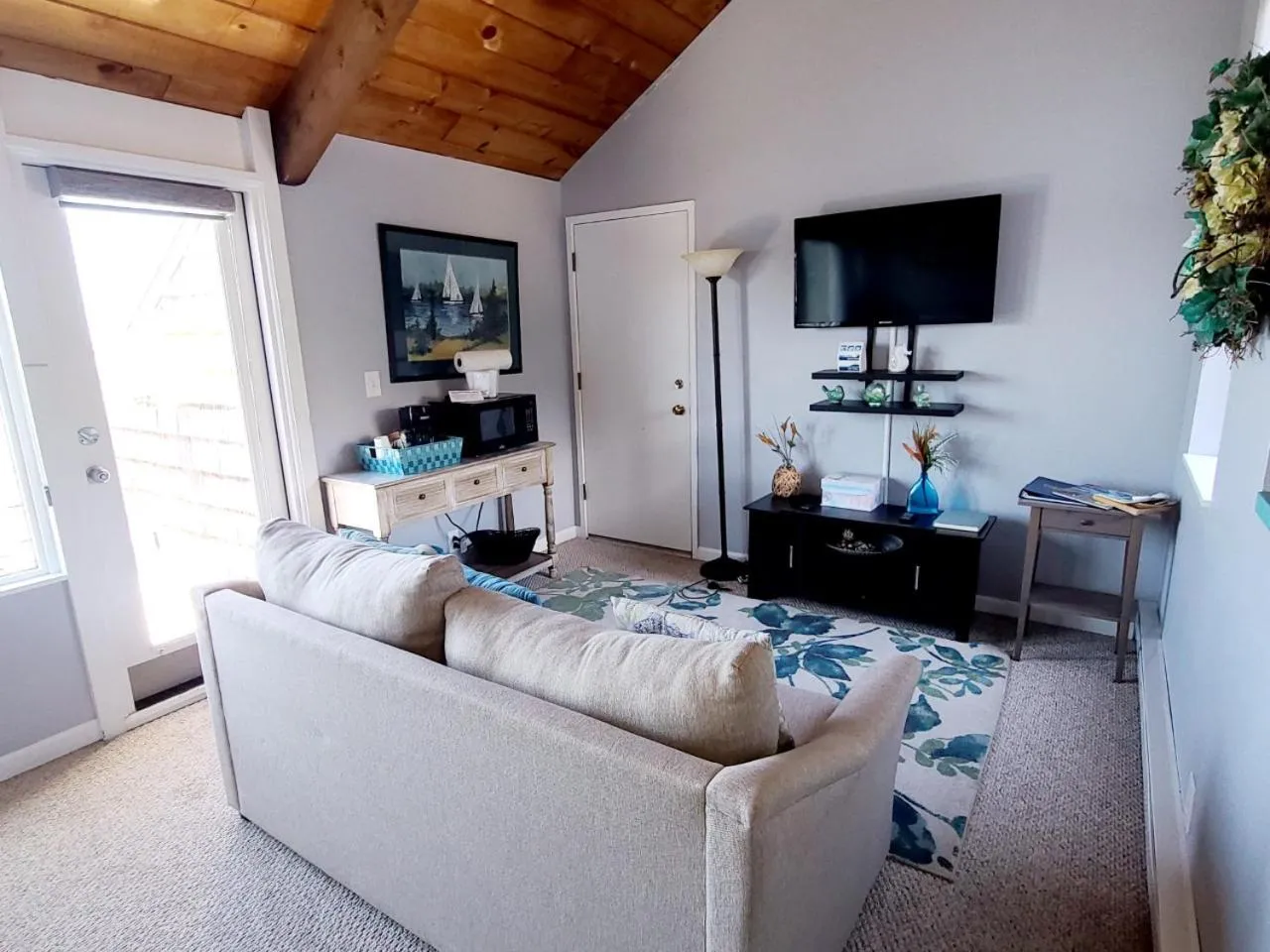 Seating area in Embarcadero Resort