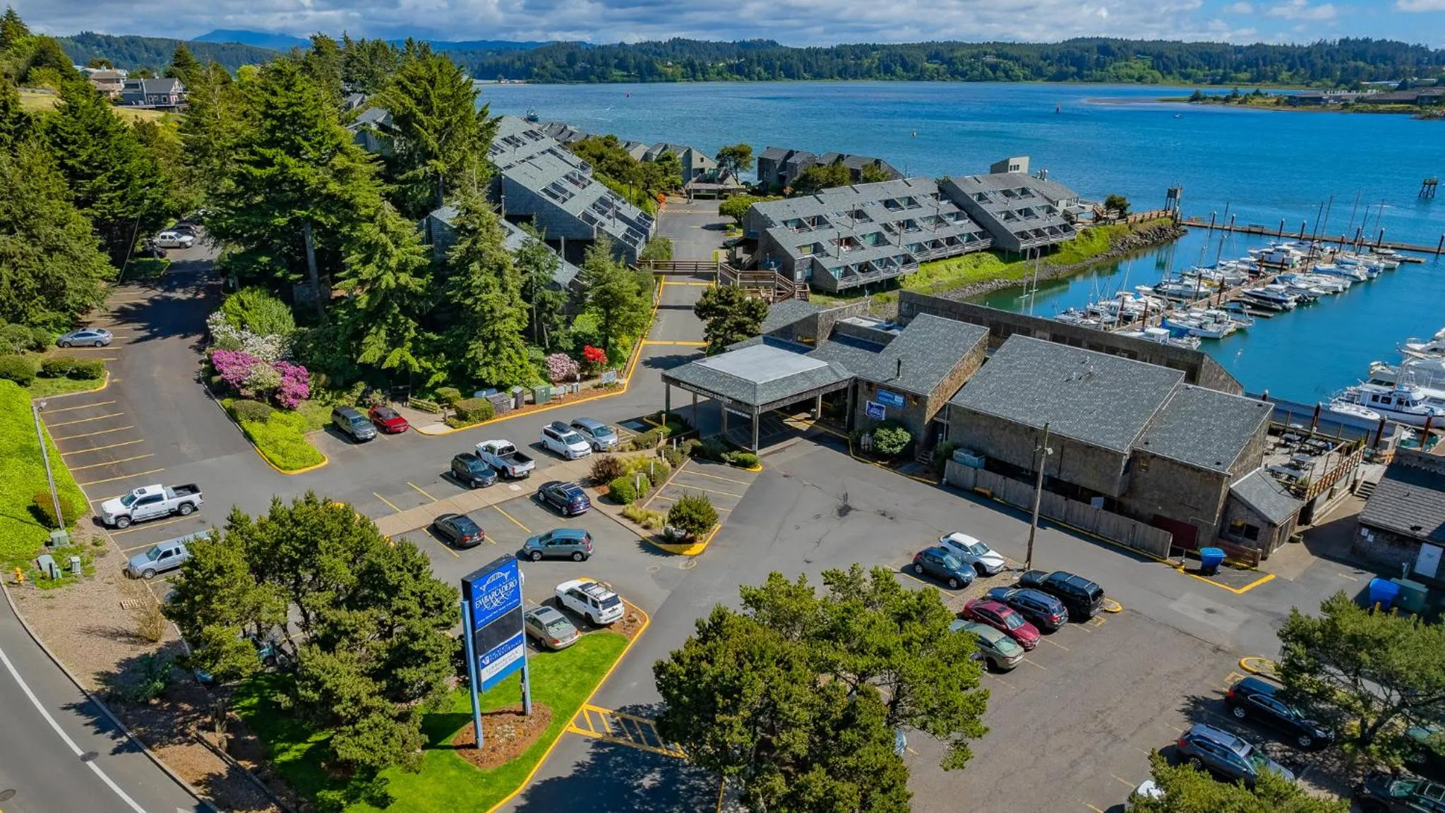 Property building in Embarcadero Resort