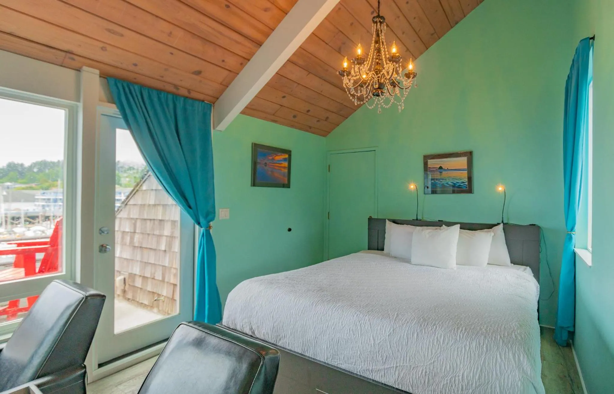 Bed in Embarcadero Resort