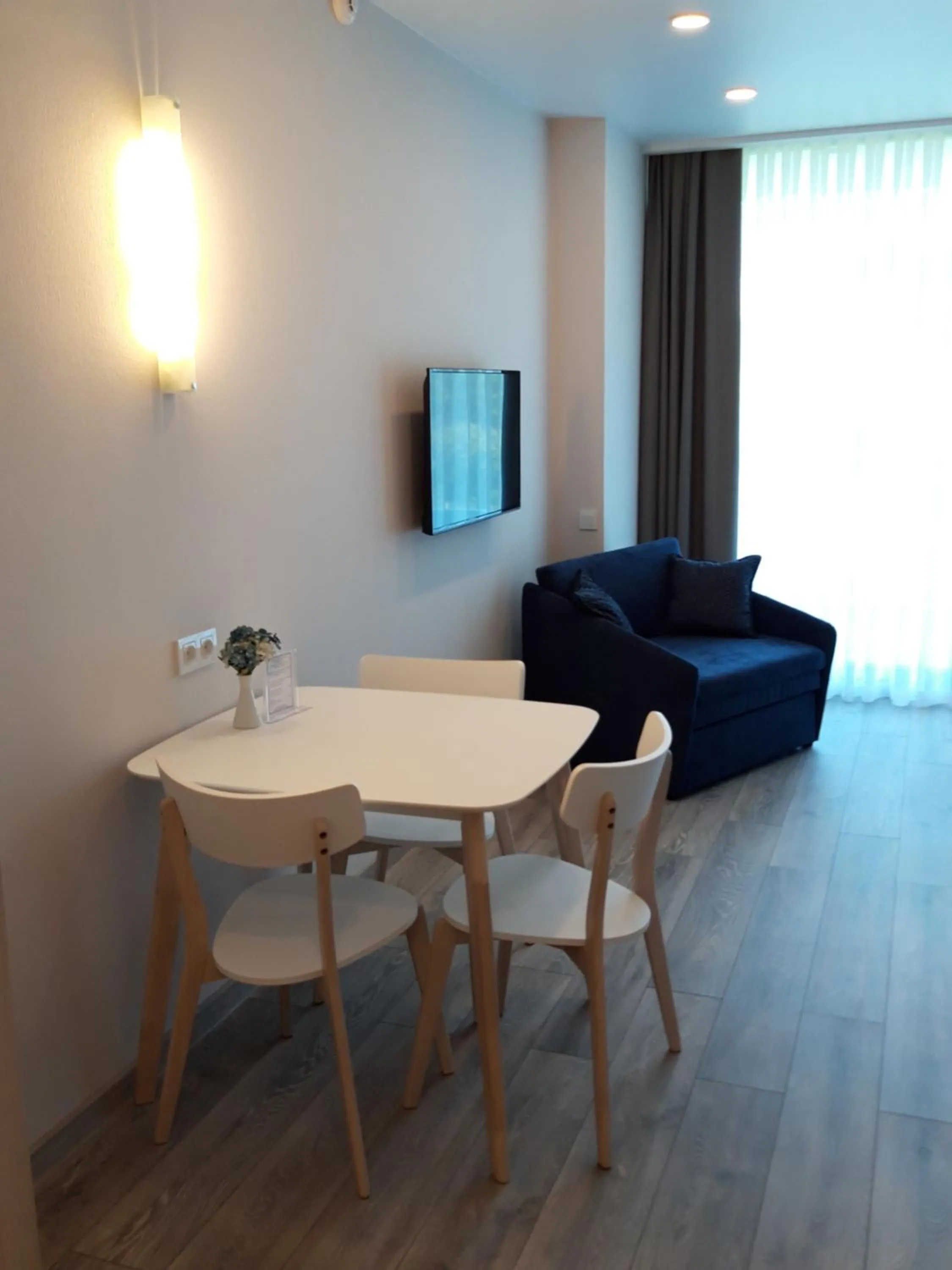 Dining area in Green Line