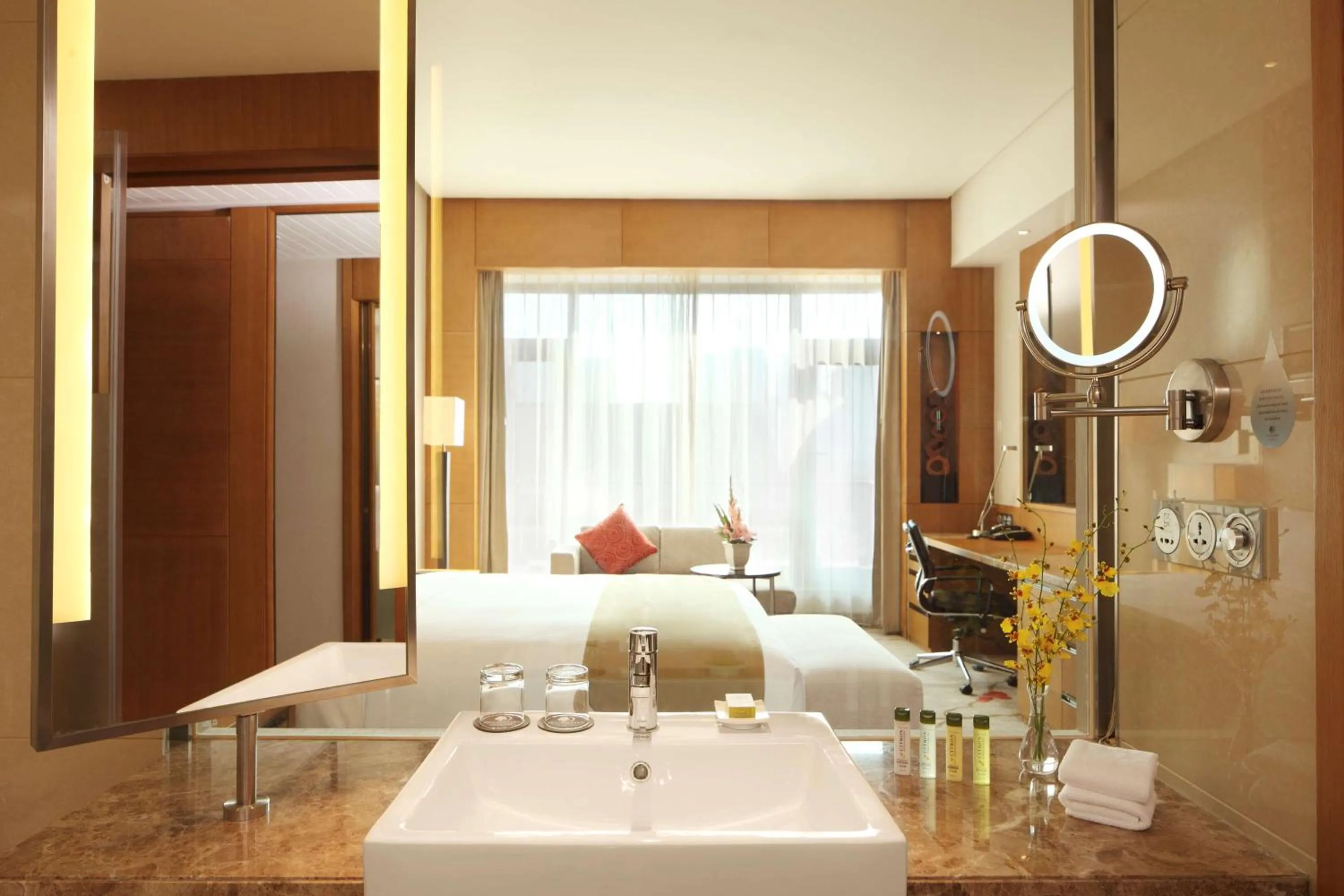 Bed in DoubleTree By Hilton Jiaxing