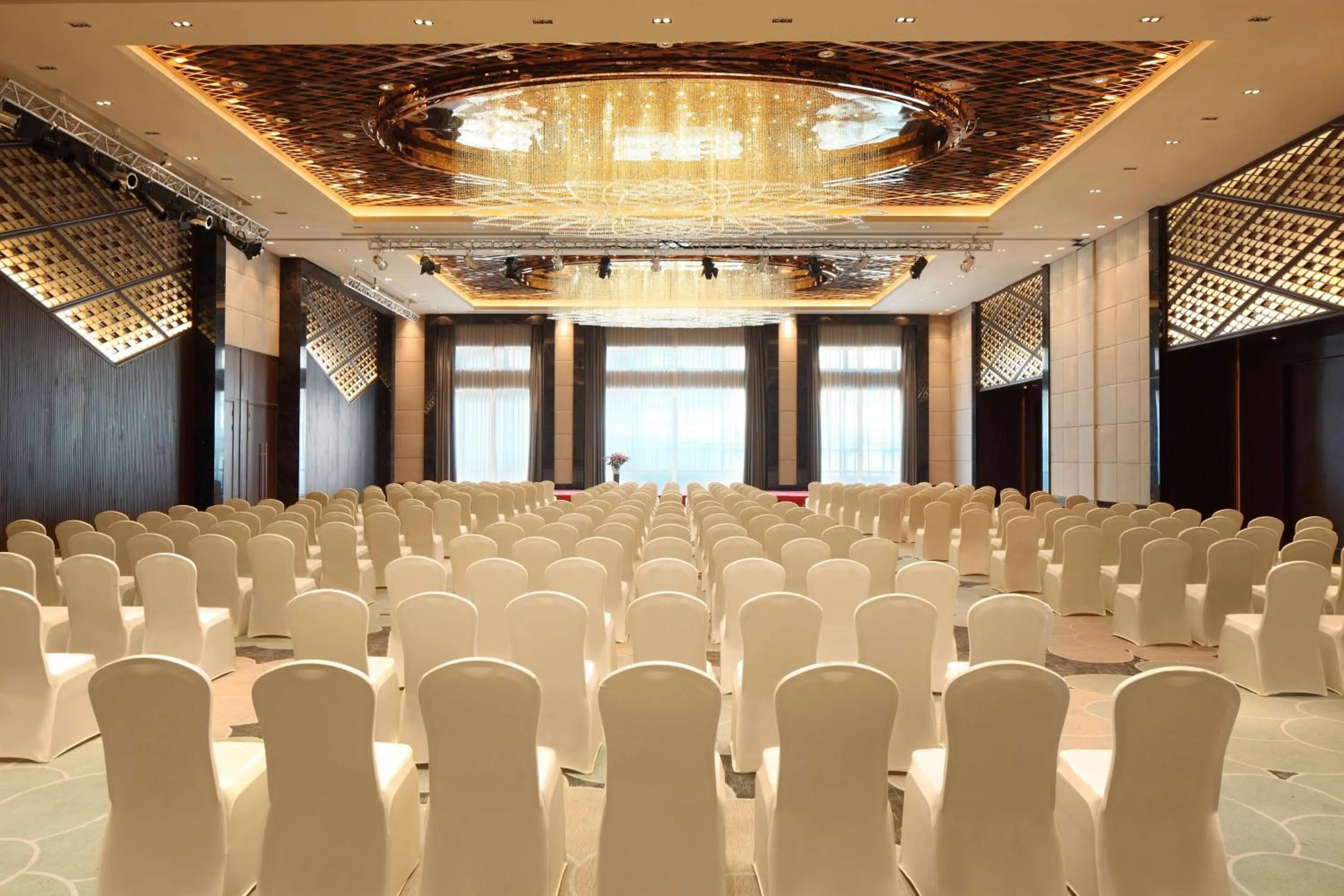 Meeting/conference room in DoubleTree By Hilton Jiaxing