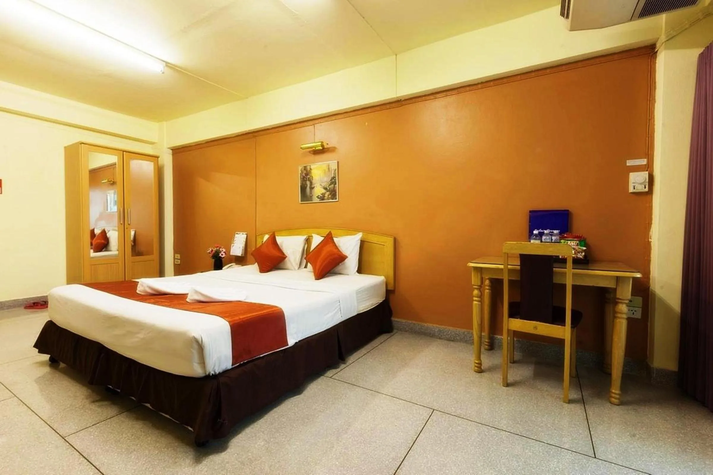 Photo of the whole room in Grand Mandarin Residence