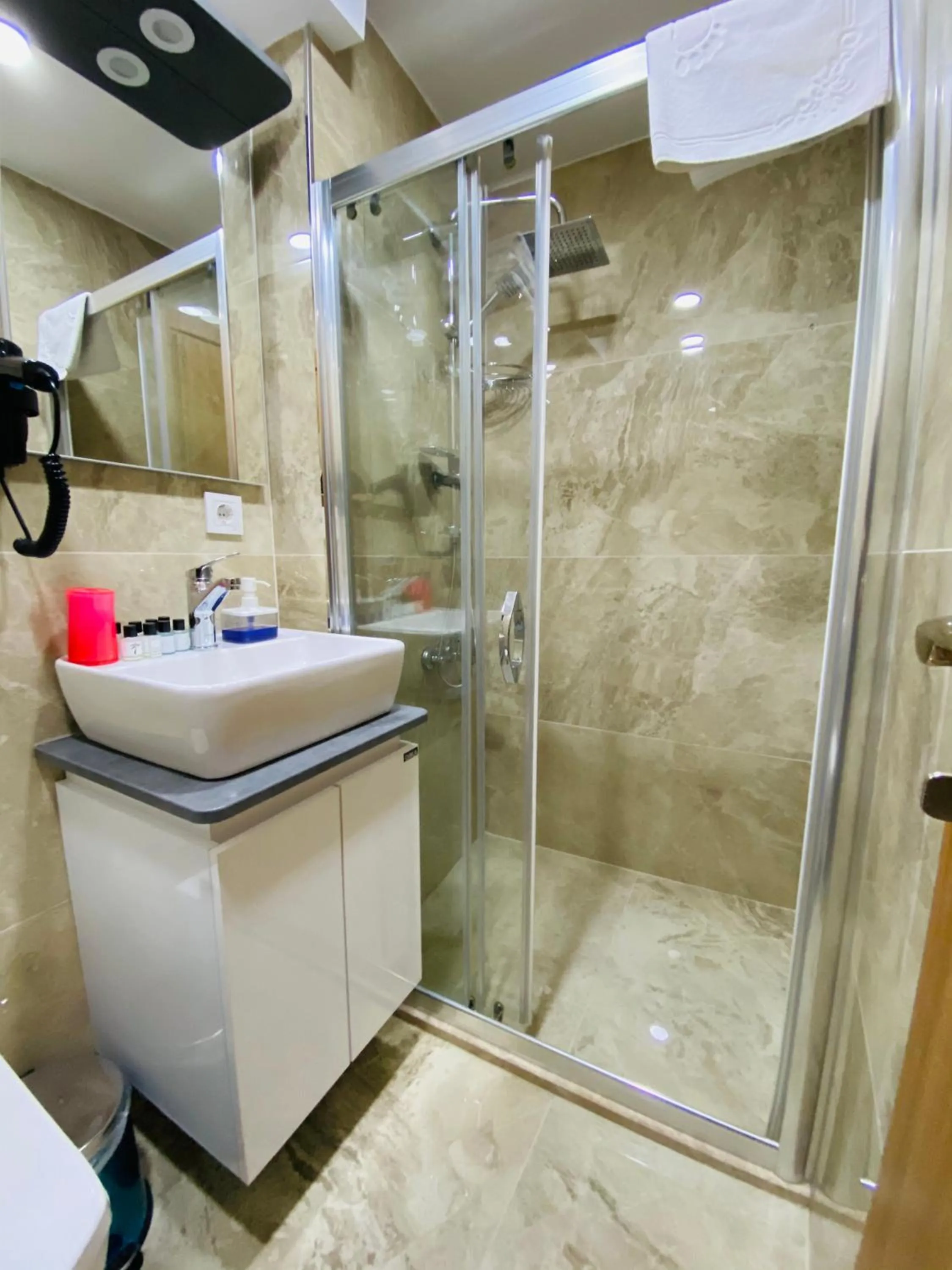 Bathroom in PALMERA OLD CITY