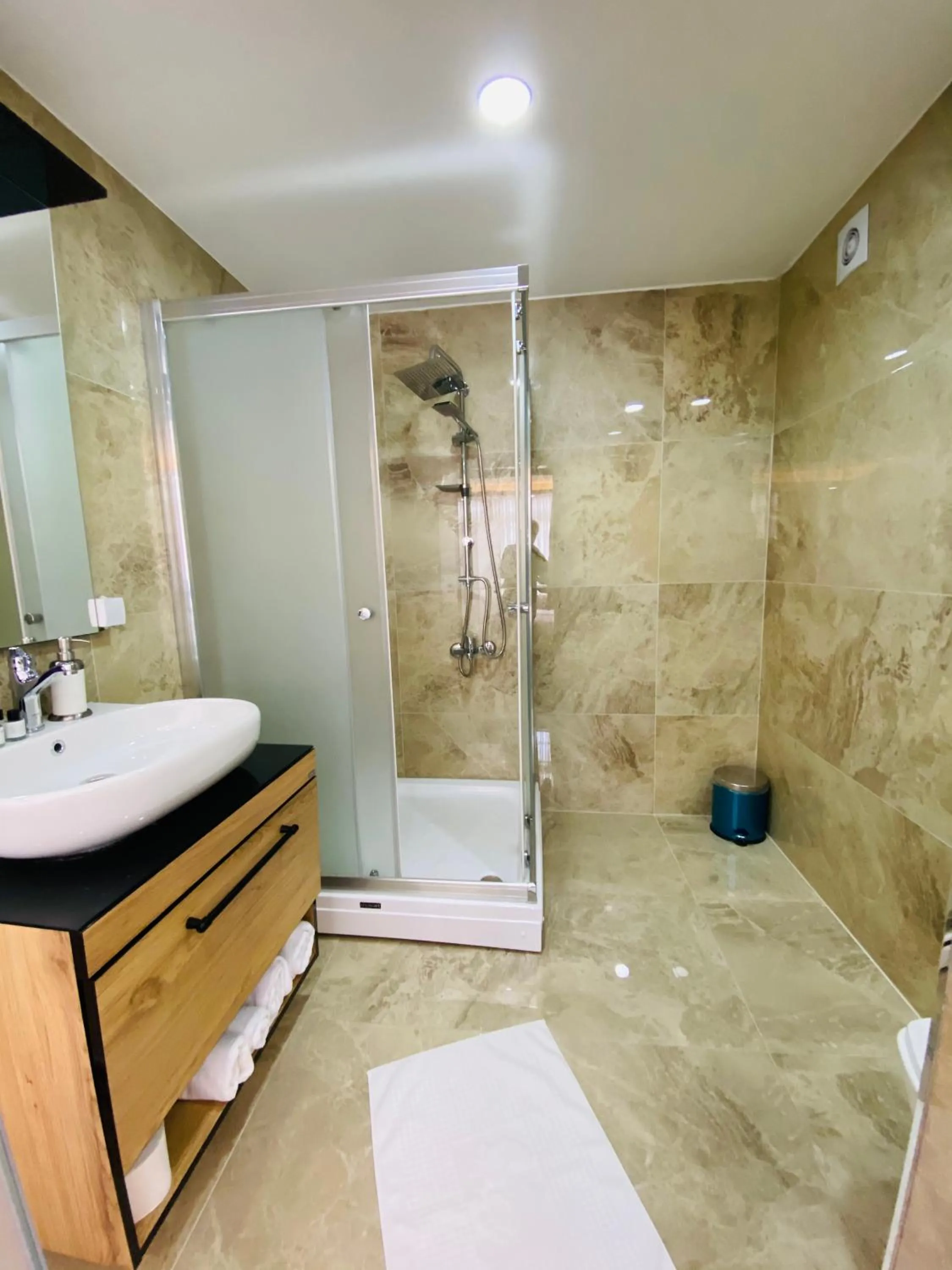 Bathroom in PALMERA OLD CITY