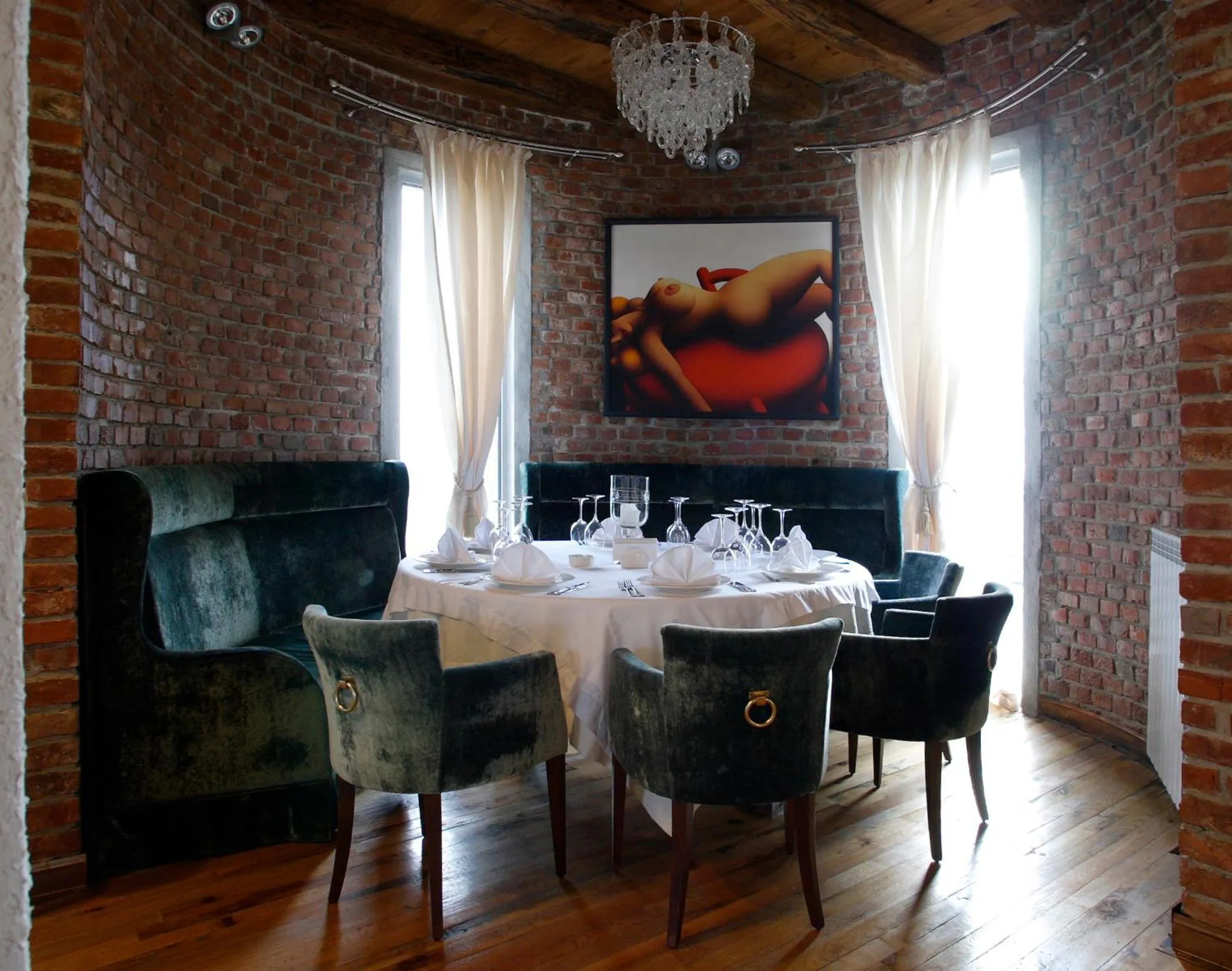 Restaurant/places to eat in Chateau Copsa Complex