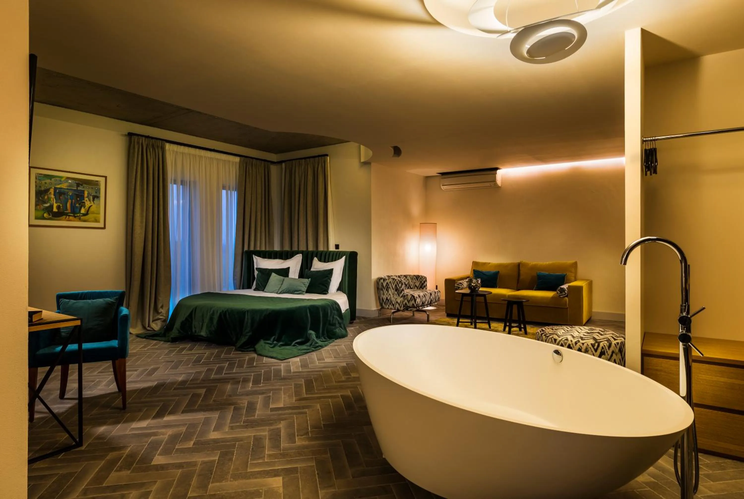 Bed in Chateau Copsa Complex