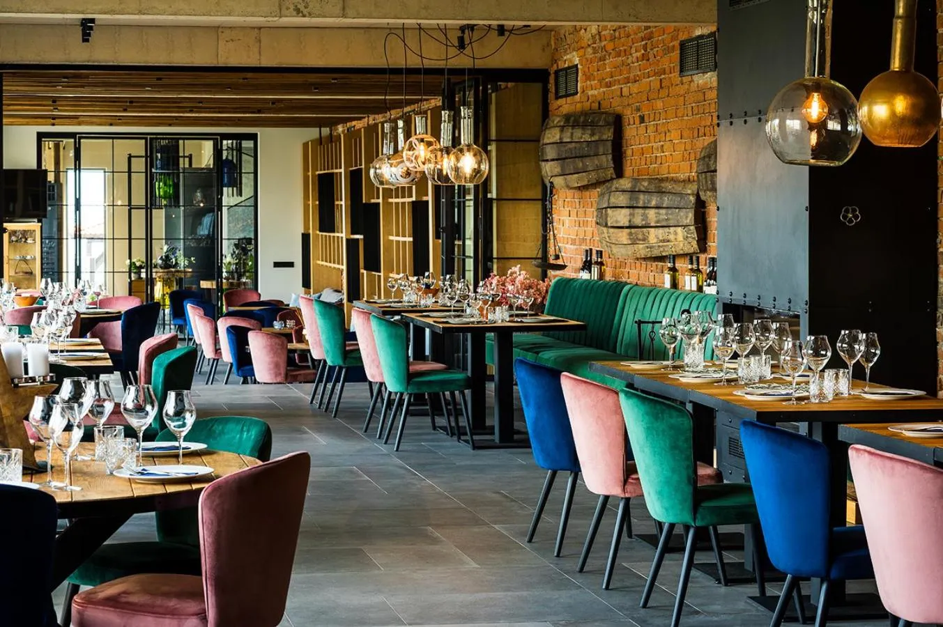 Restaurant/places to eat in Chateau Copsa Complex