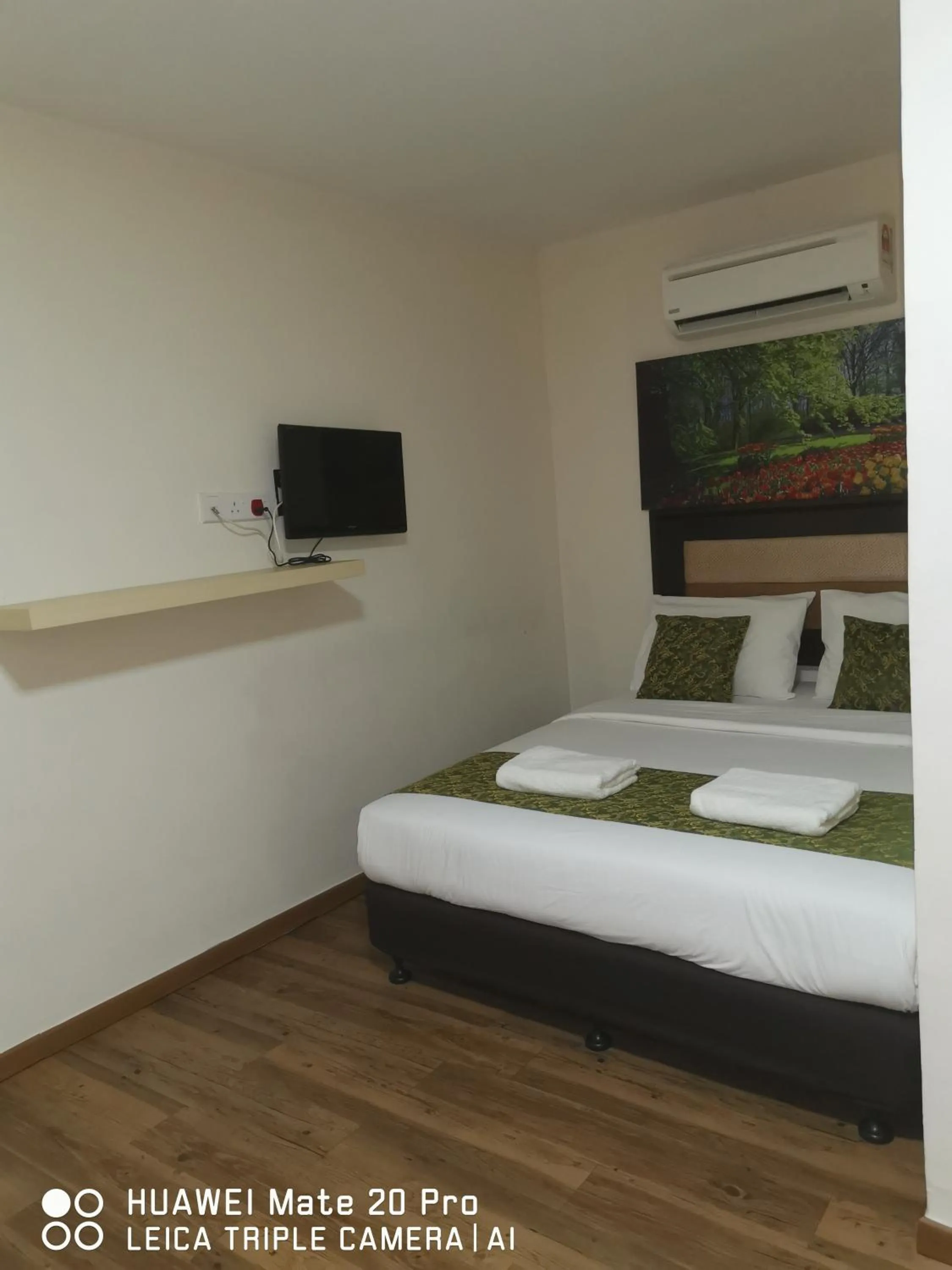 Swimming pool, Bed in Yeob Bay hotel Ampang