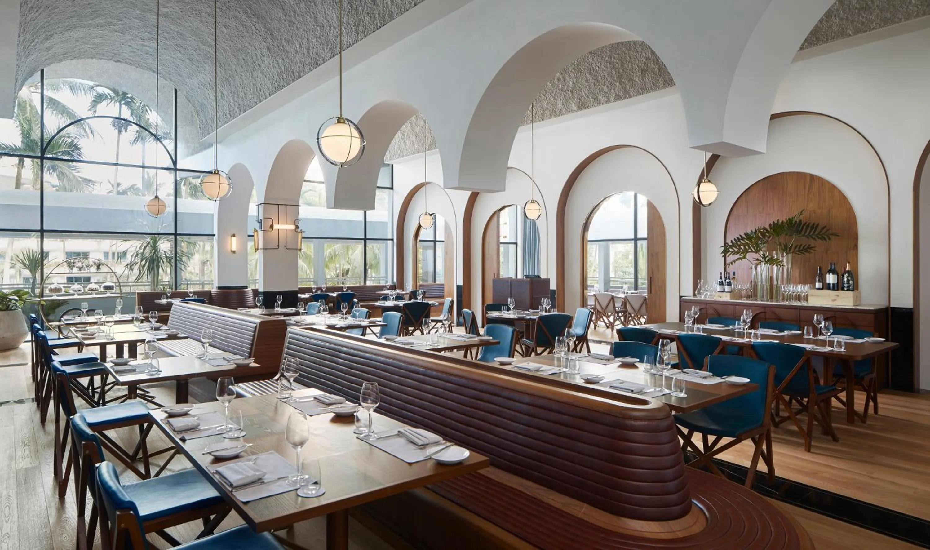 Restaurant/places to eat in Shangri-La Apartments