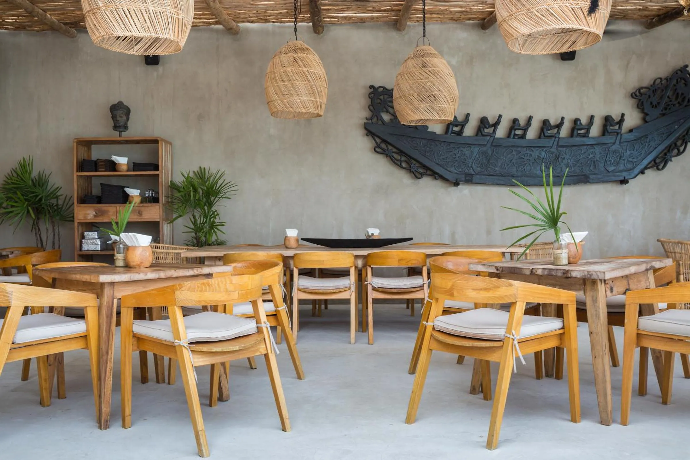 Restaurant/places to eat in Karma Resort