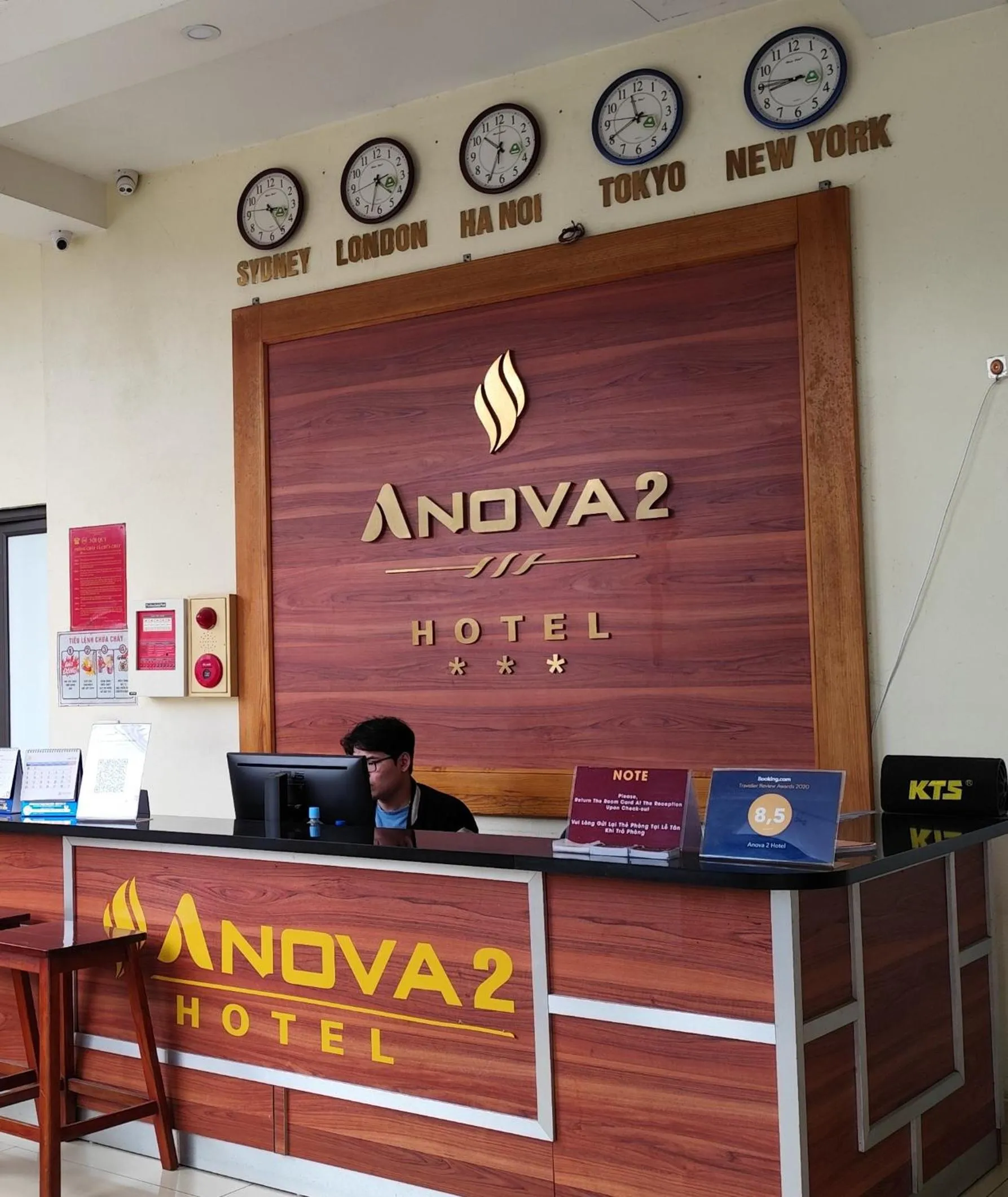 Anova 2 Hotel