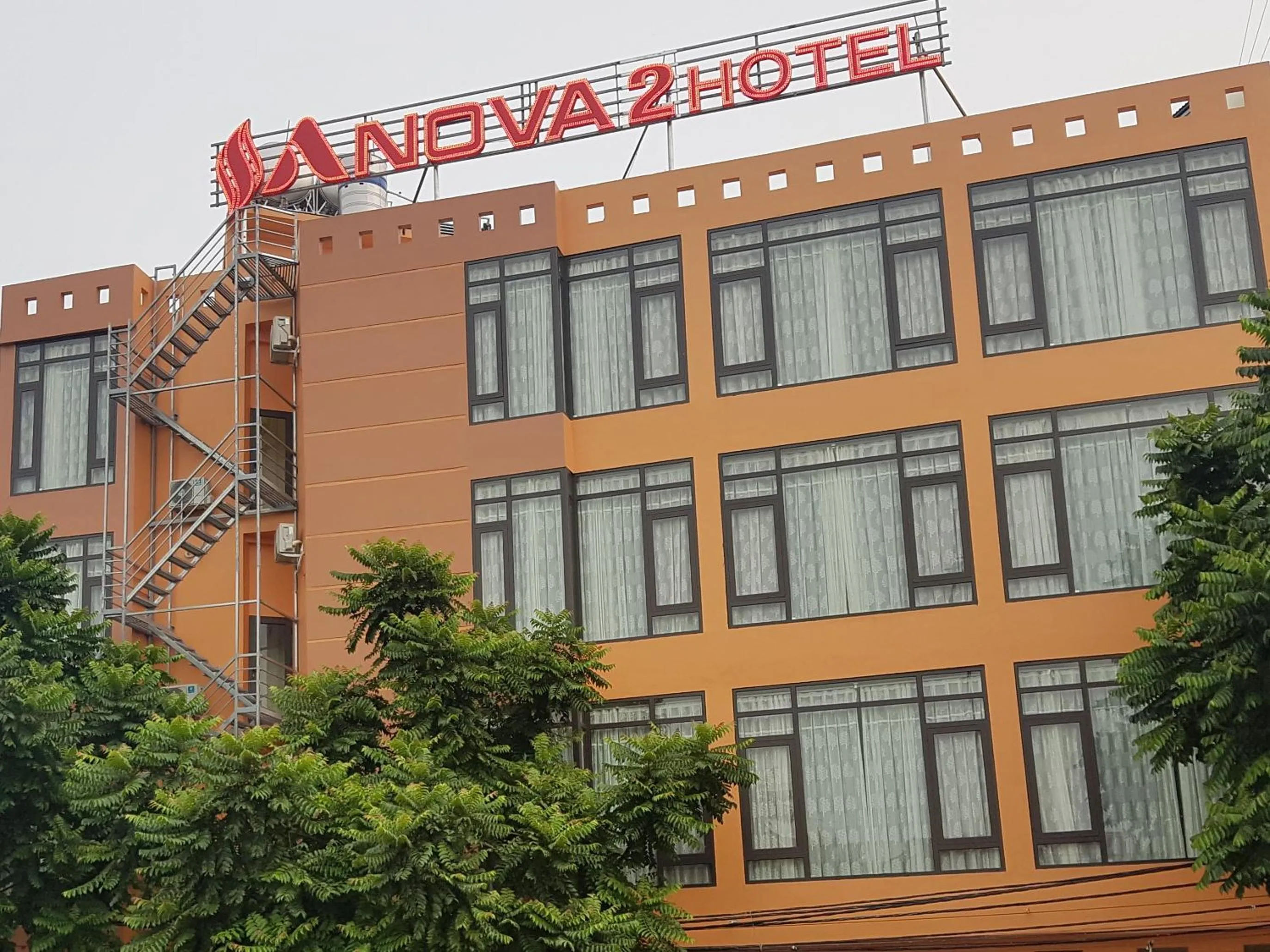 Anova 2 Hotel
