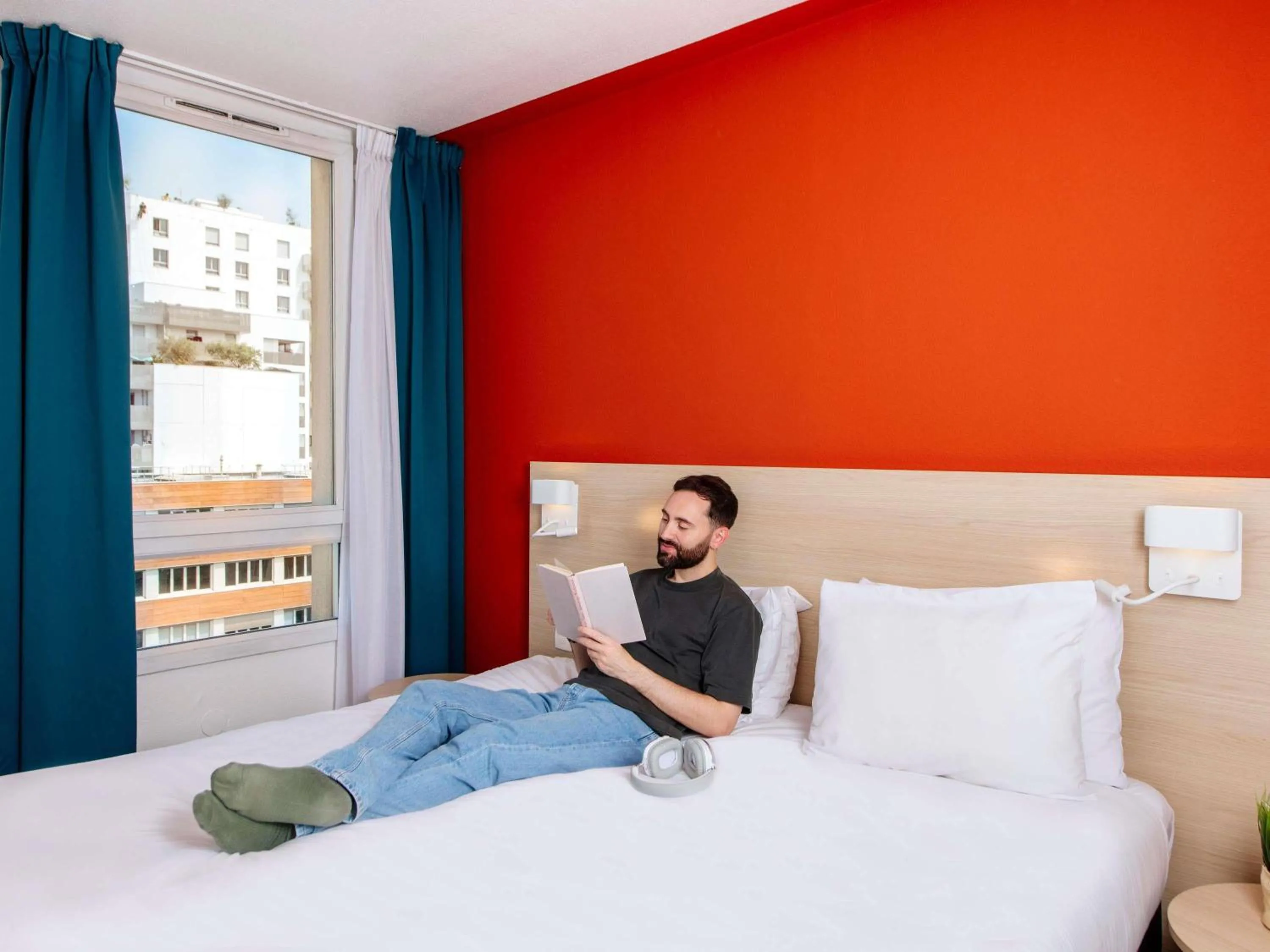 Bedroom, Bed in Aparthotel Adagio Access Paris Saint-Denis Pleyel