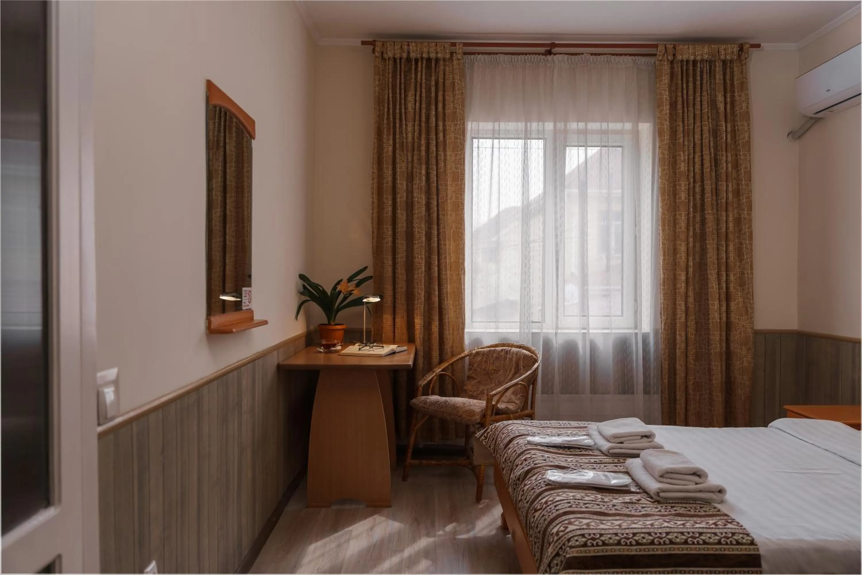 Bed in Alpinist Hotel