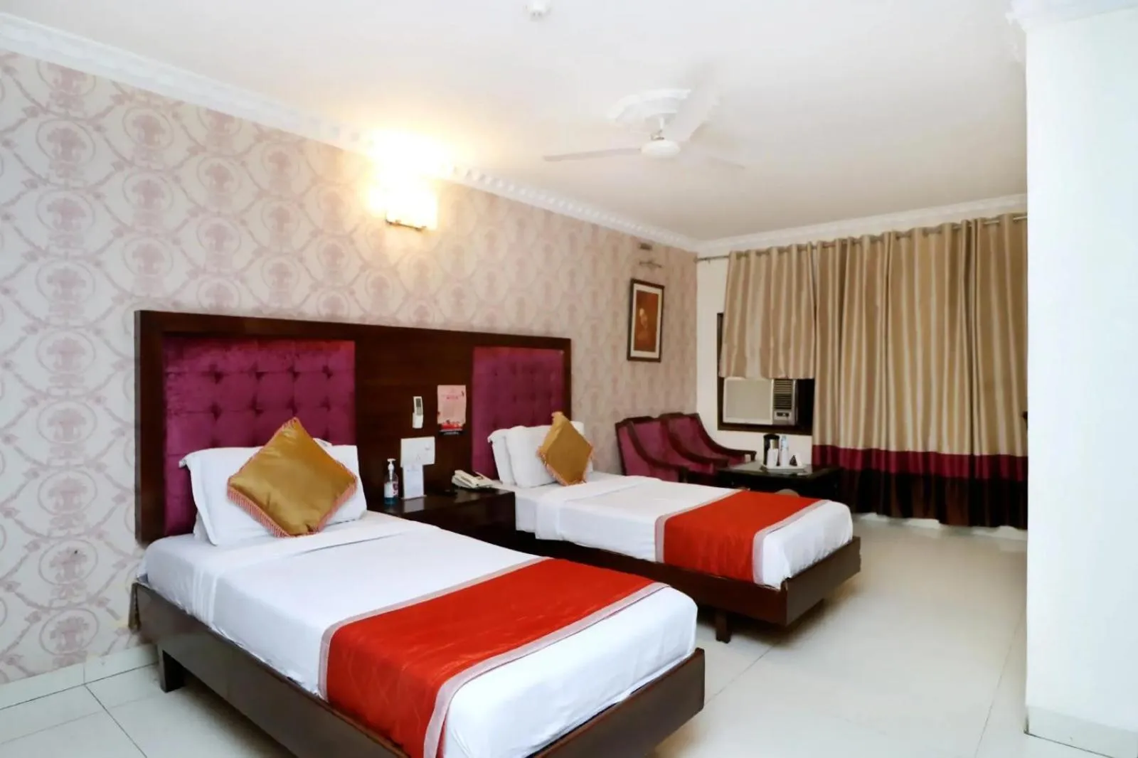 Bedroom, Bed in Hotel City Heart Premium