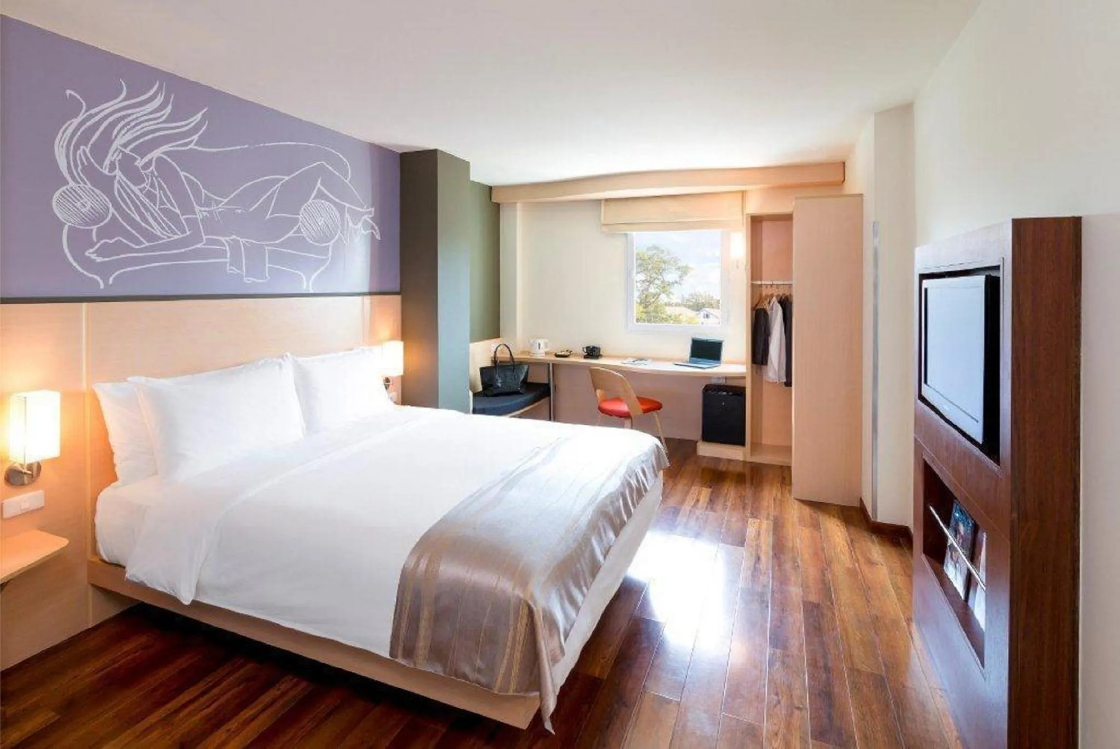 Bed in ibis Vientiane Nam Phu