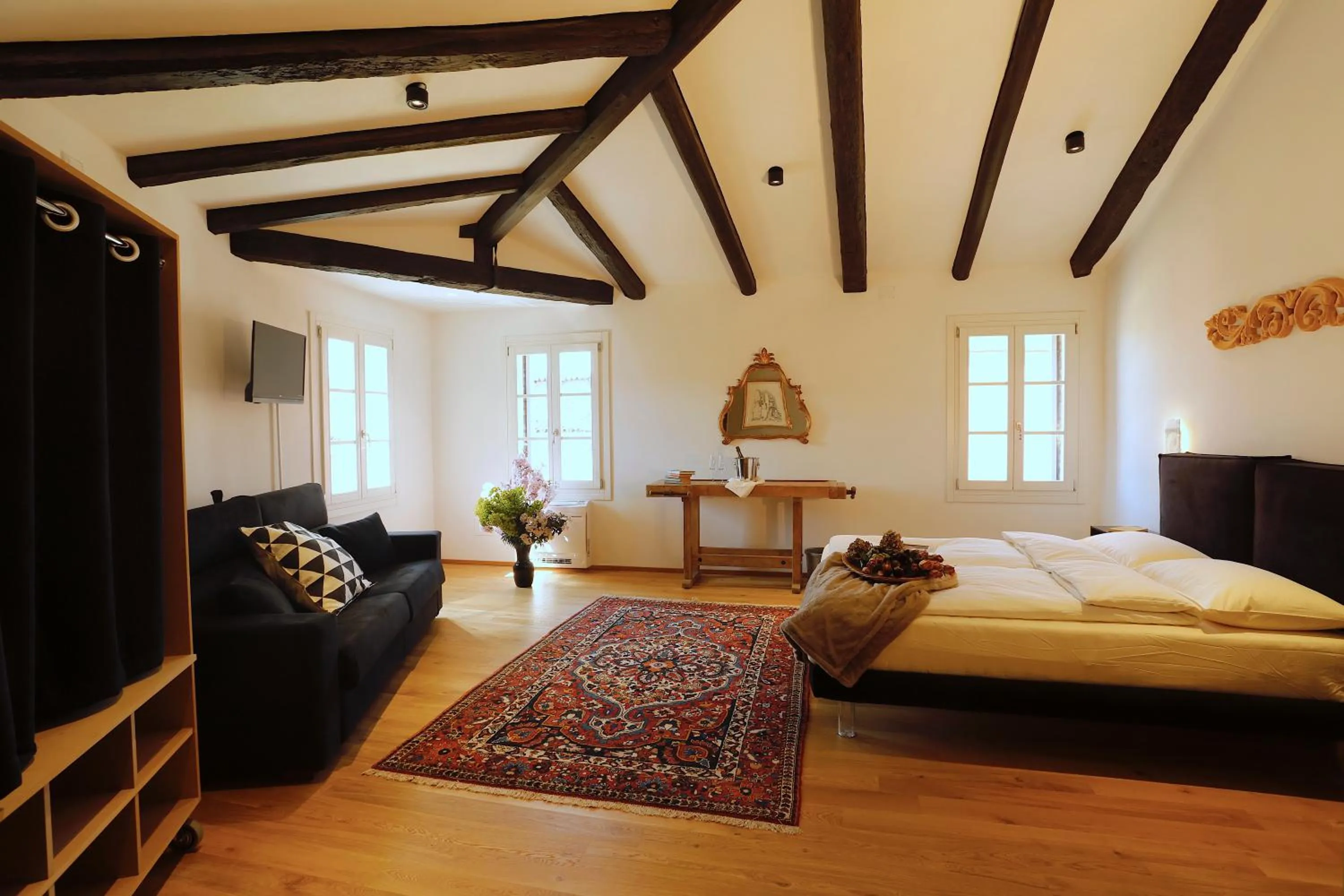 Photo of the whole room, Bed in Villa De' Giacomi