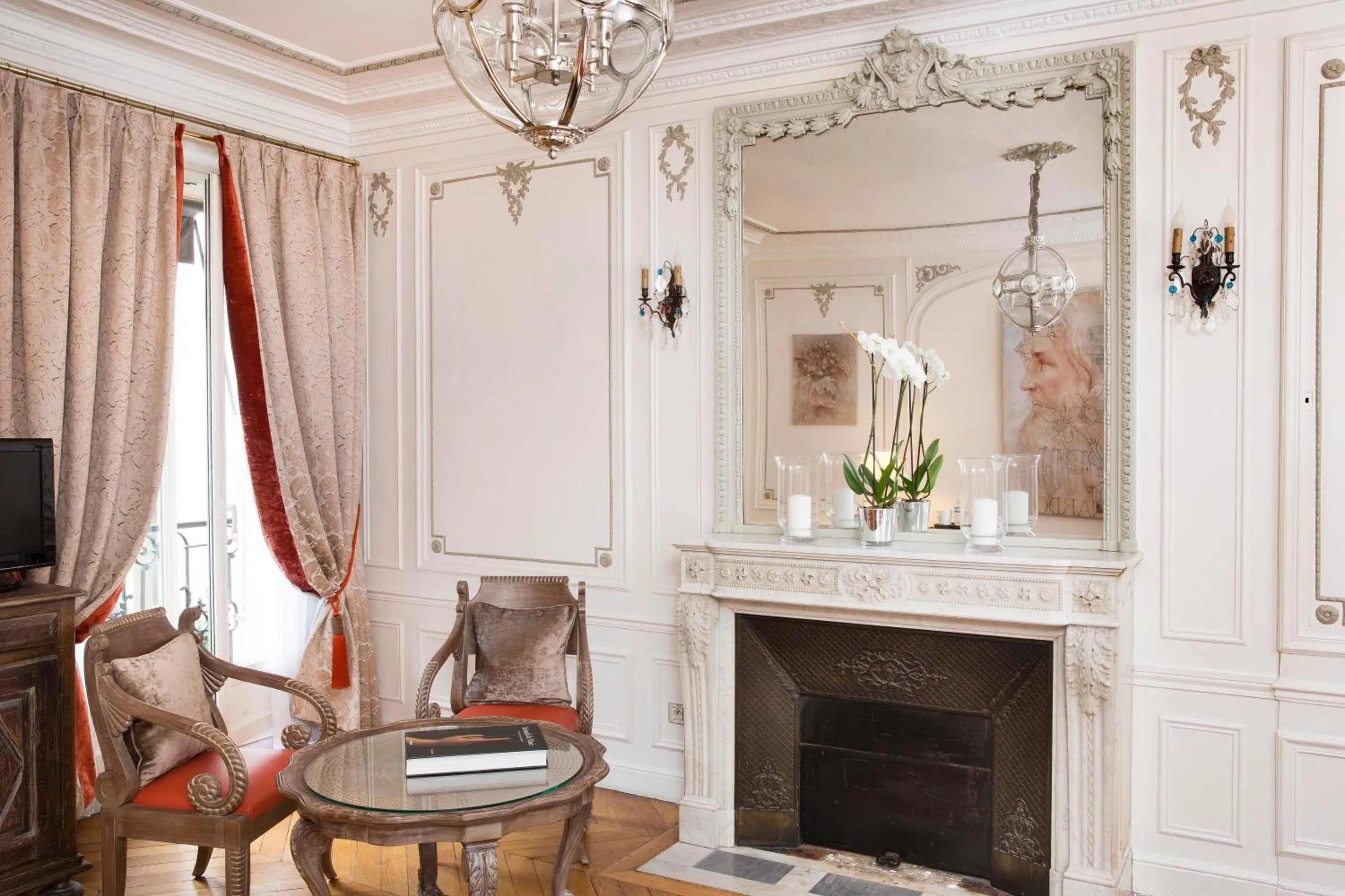 Photo of the whole room in Hotel & Spa de Latour Maubourg