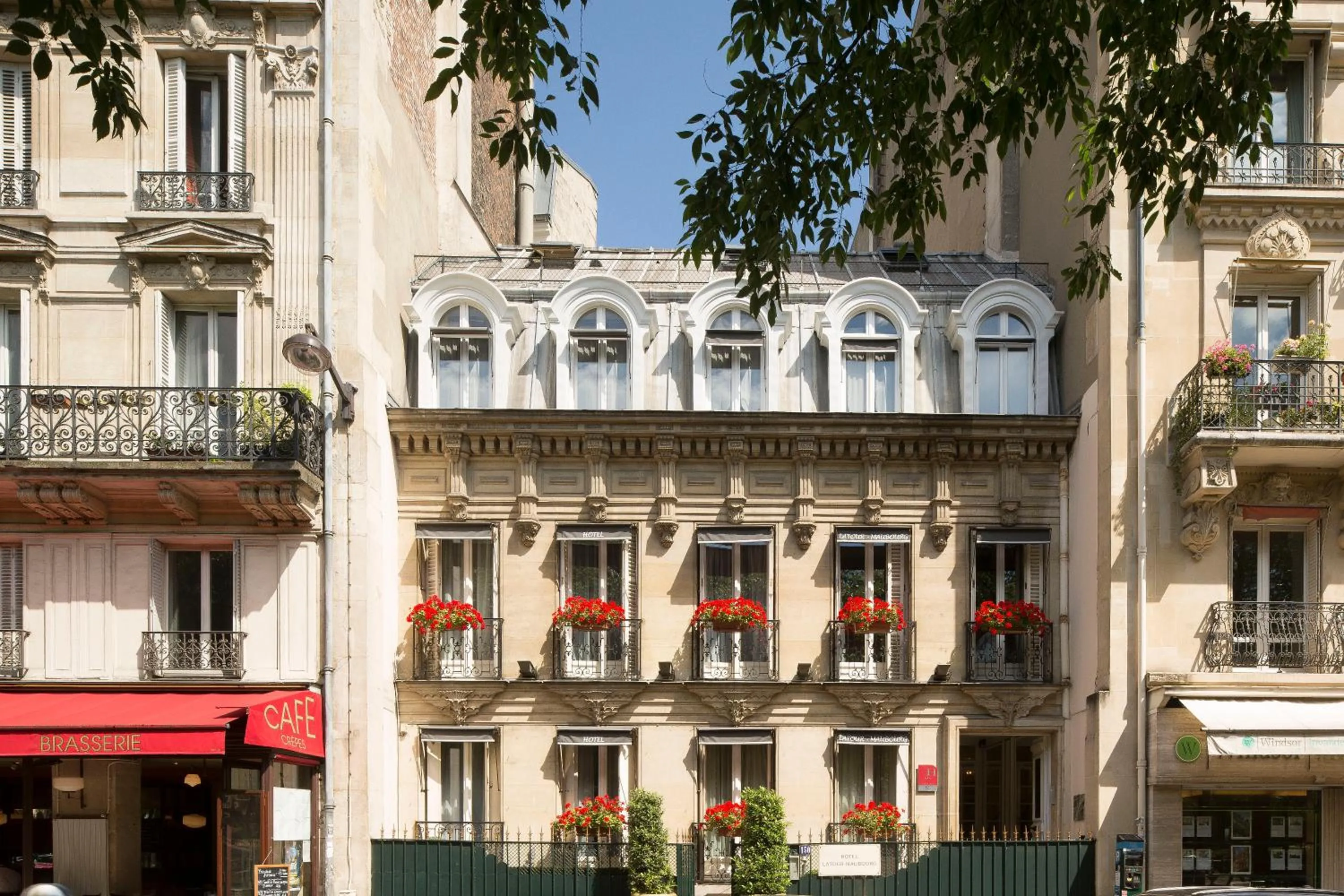 Facade/entrance in Hotel & Spa de Latour Maubourg