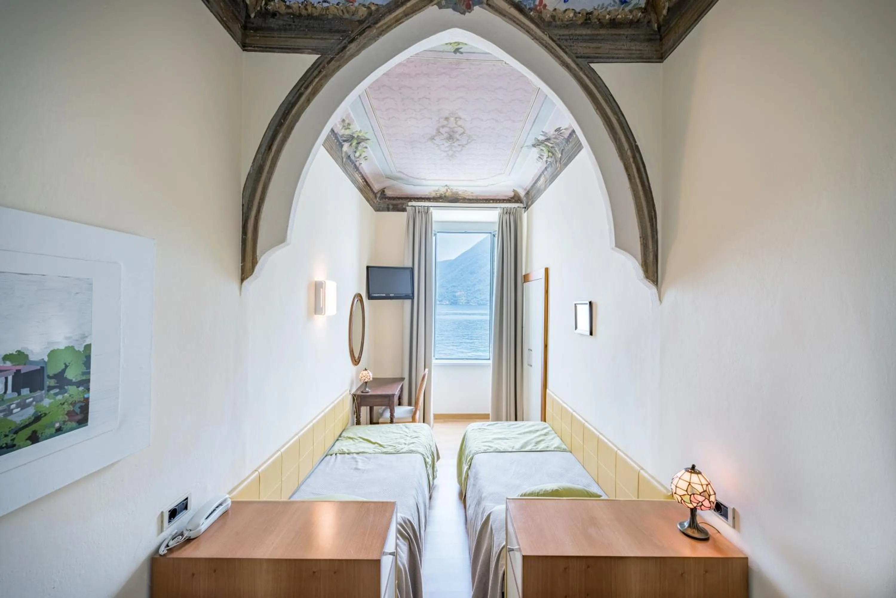 Photo of the whole room, Bed in Villa Belvedere Como Lake Relais