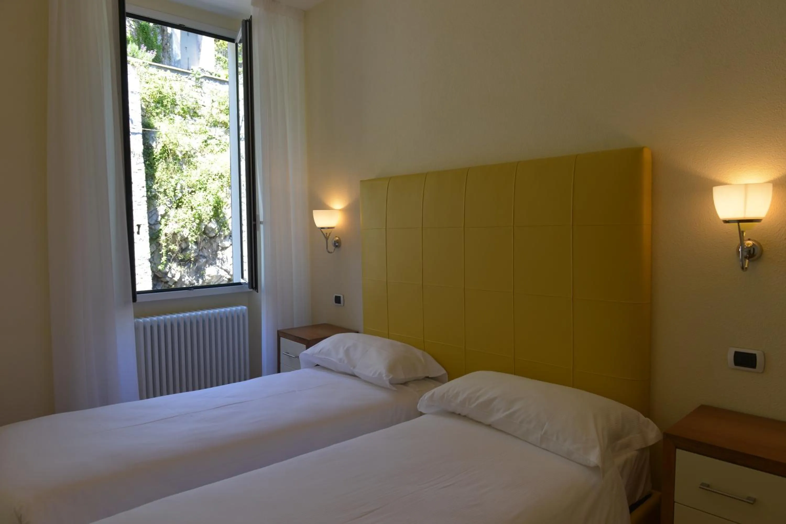 Bed in Villa Belvedere Como Lake Relais