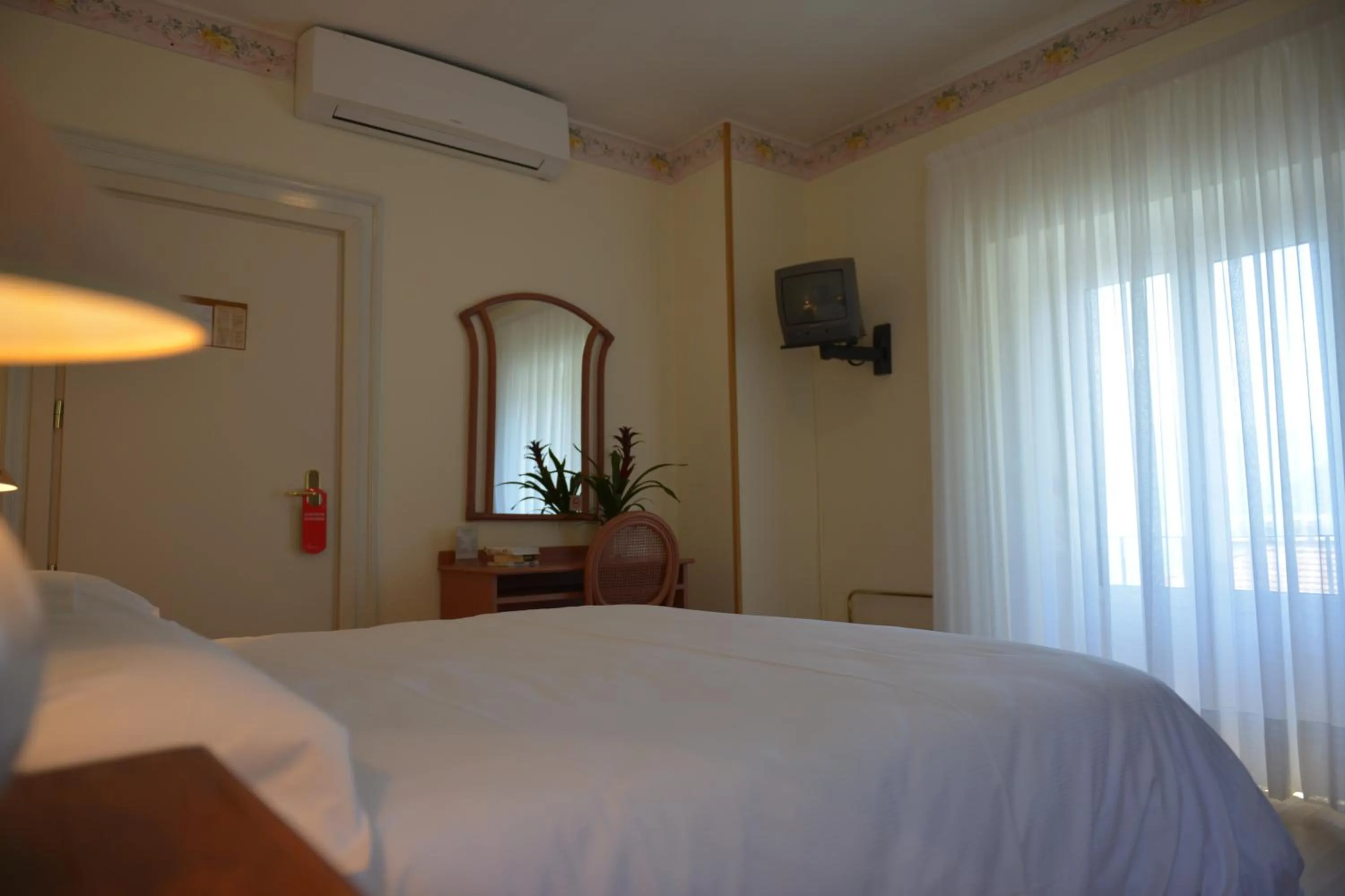 Bed in Villa Belvedere Como Lake Relais