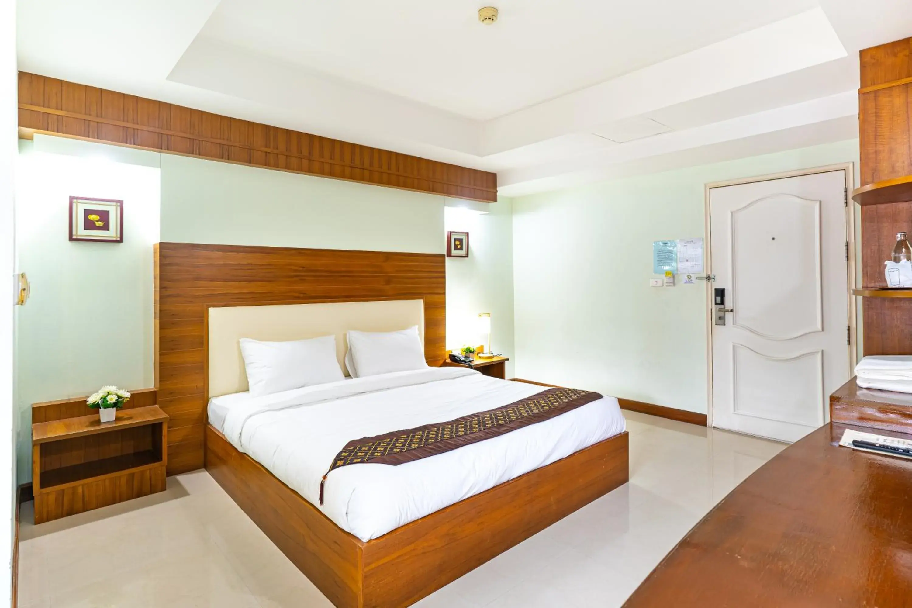 Standard King Room in Sirin Hotel & Resident Standard King Room in Sirin Hotel & Resident