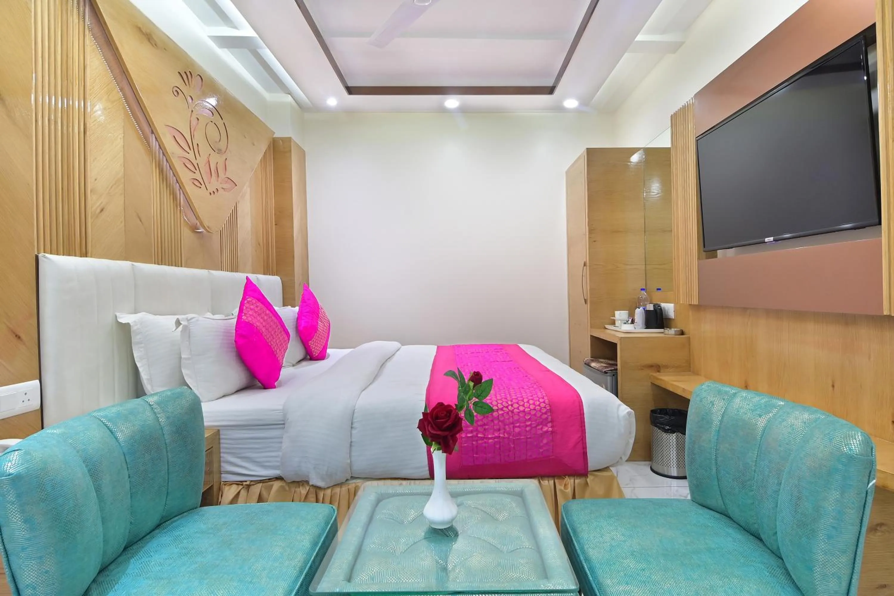 Photo of the whole room, Bed in Hotel Aman International -All Staff Vaccinated